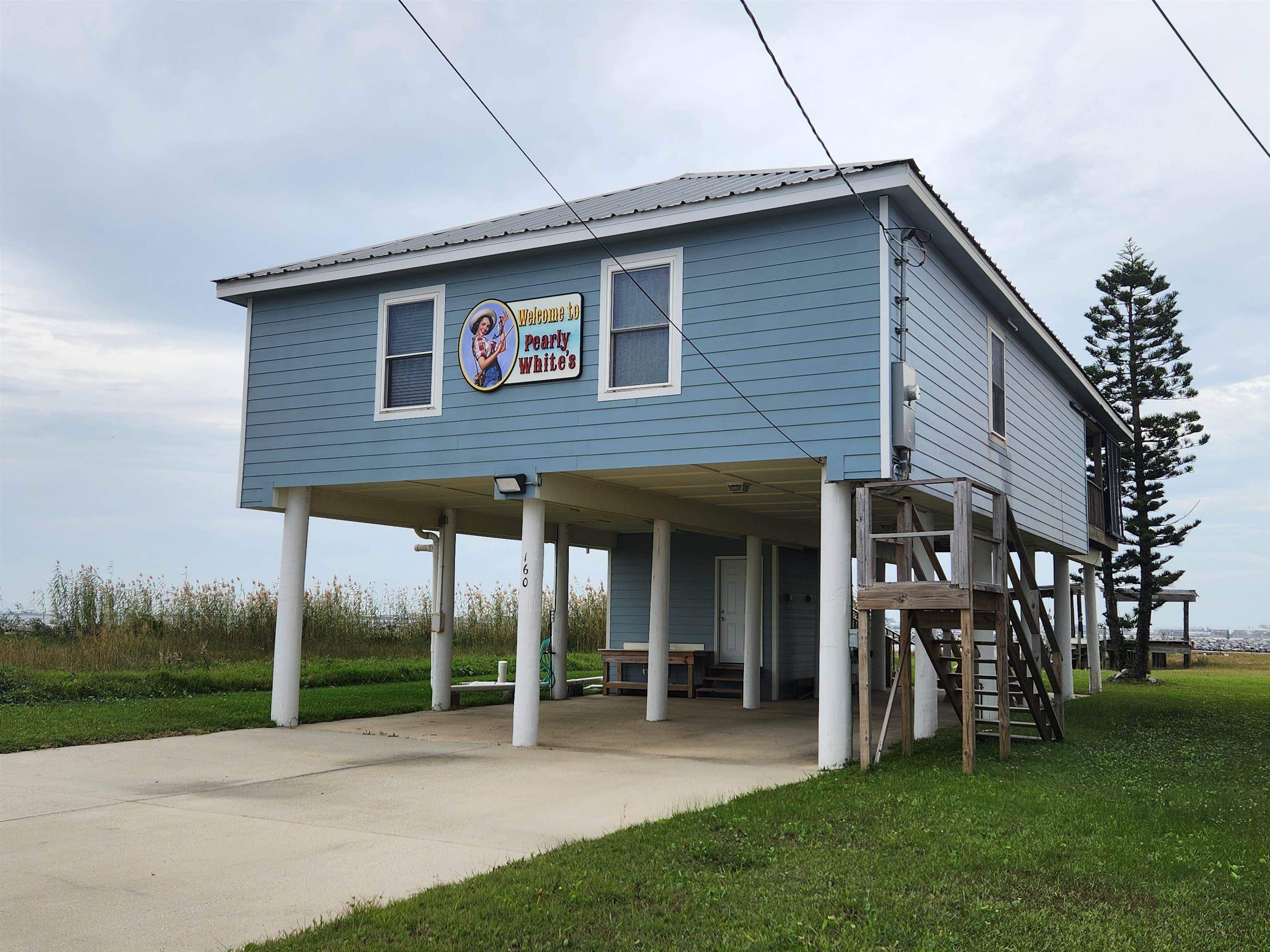Grand Isle, LA 70358,160 E Central Ave