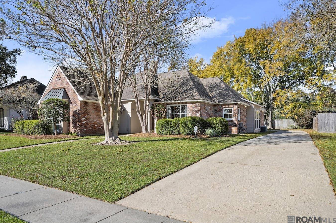 Baton Rouge, LA 70810,1327 Notting Hill Dr