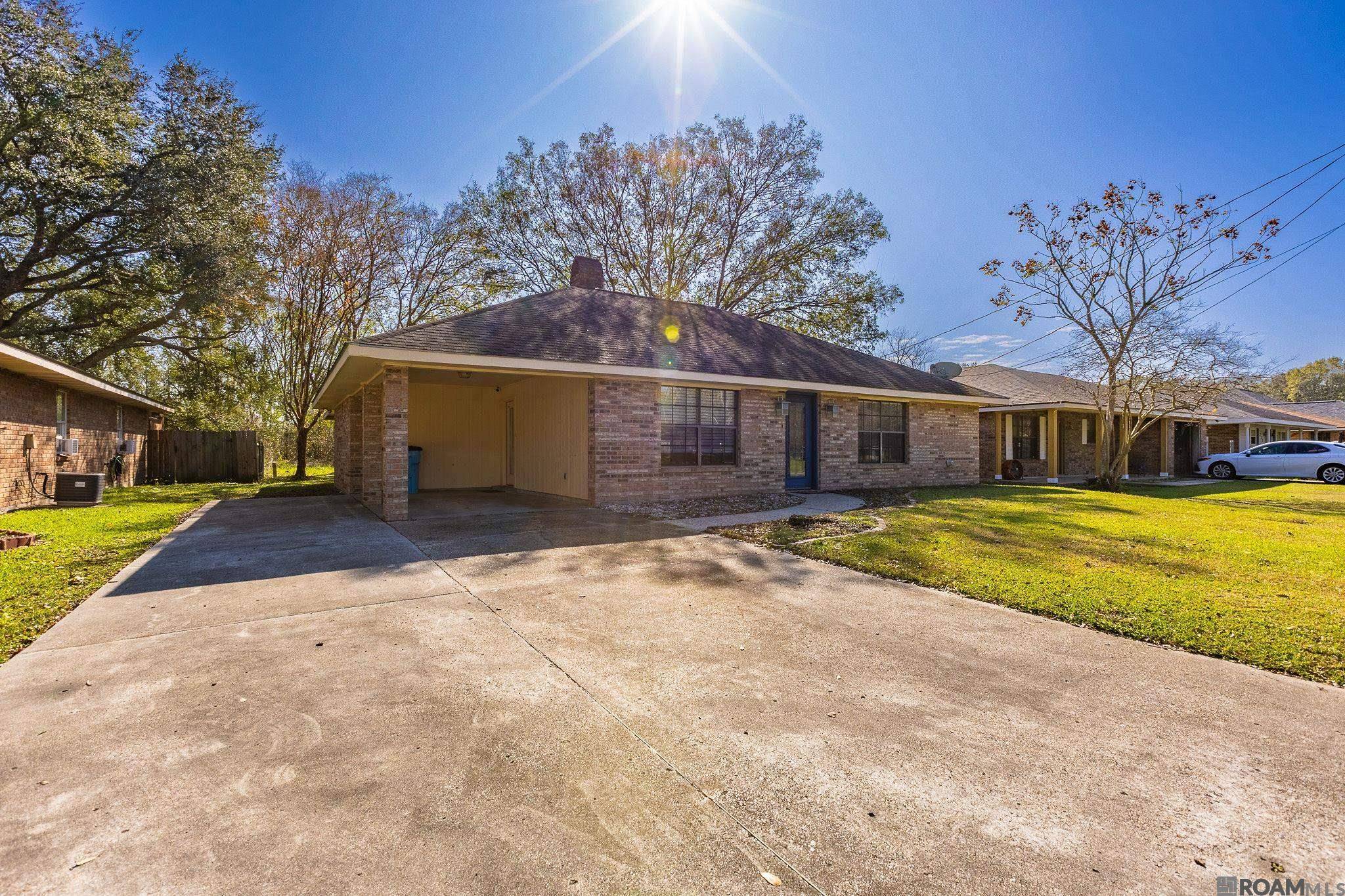 Patterson, LA 70392,227 Laura Dr