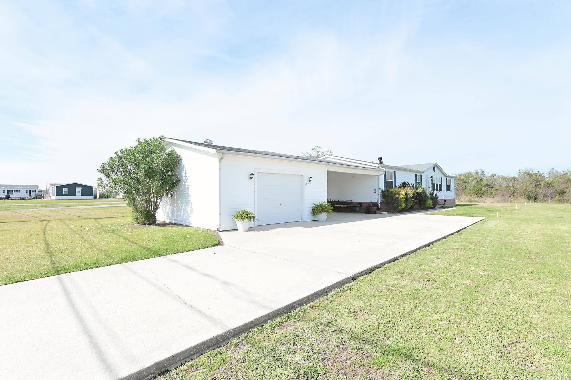 Schriever, LA 70395,214 Blakefield Dr