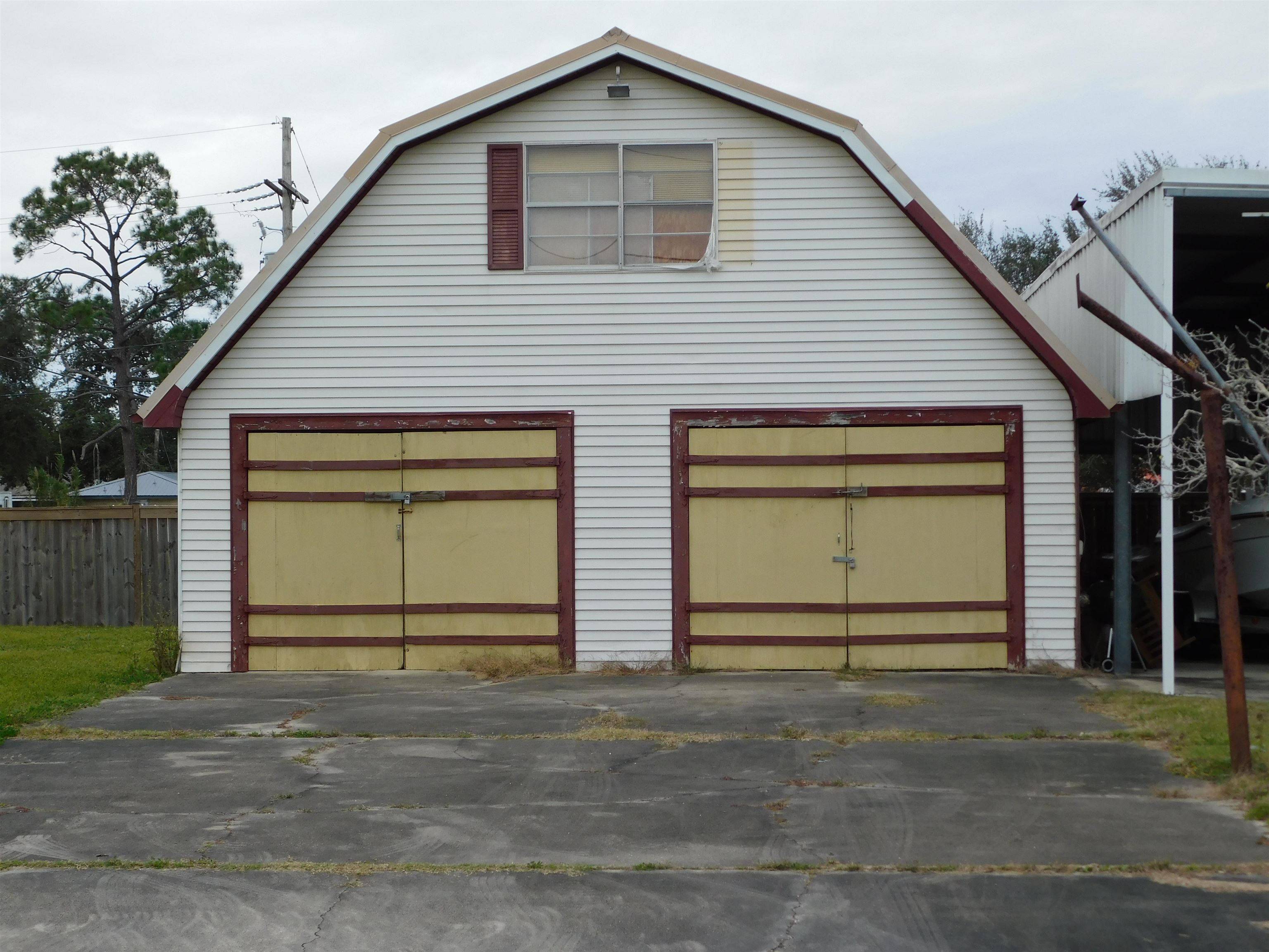 Galliano, LA 70354,127 East 119th Street