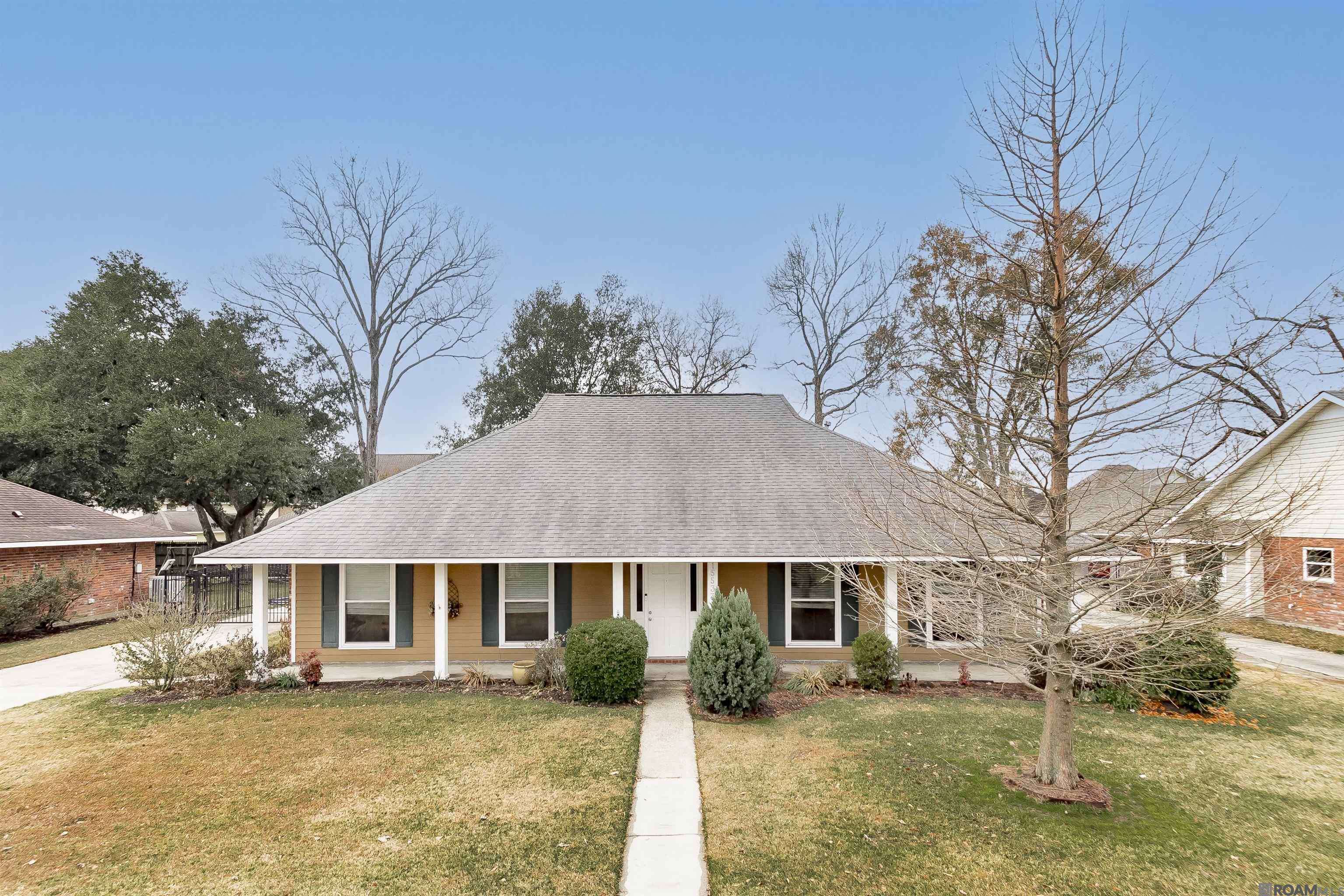 Saint George, LA 70817,15533 Confederate Ave