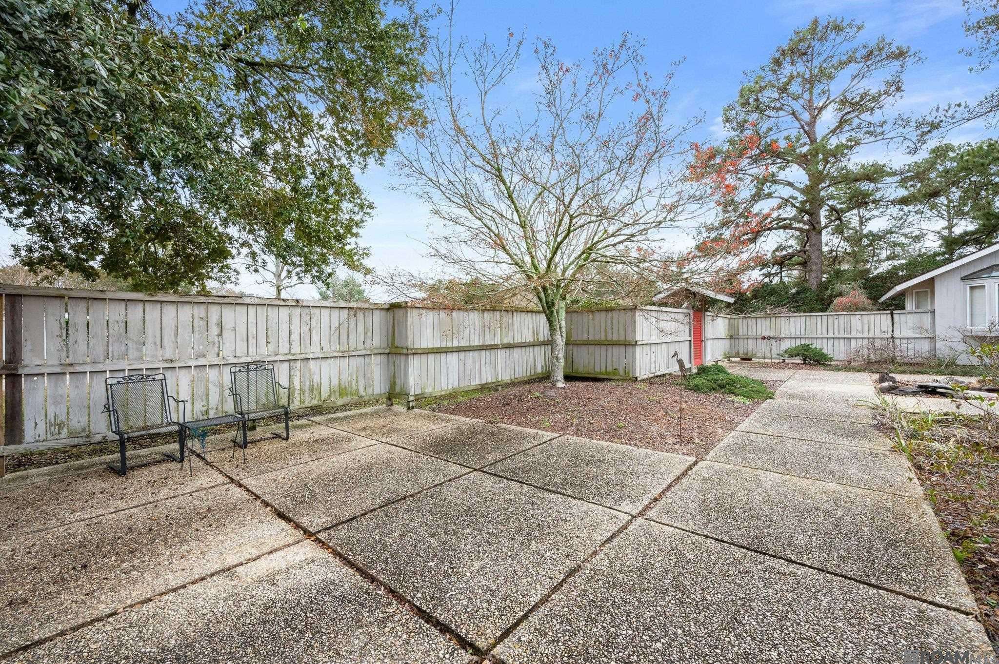Saint George, LA 70810,8138 Oakbrook Dr