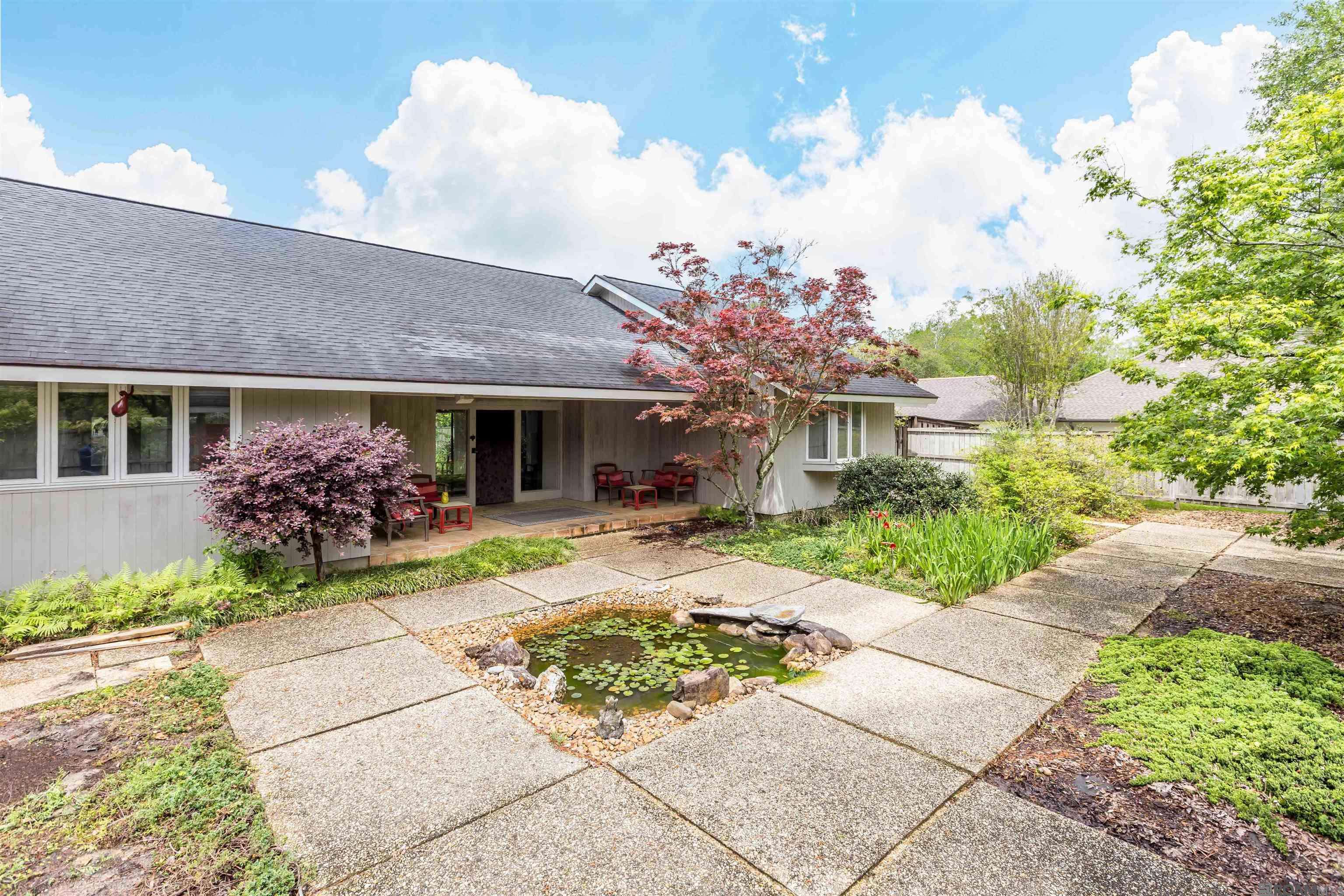 Saint George, LA 70810,8138 Oakbrook Dr