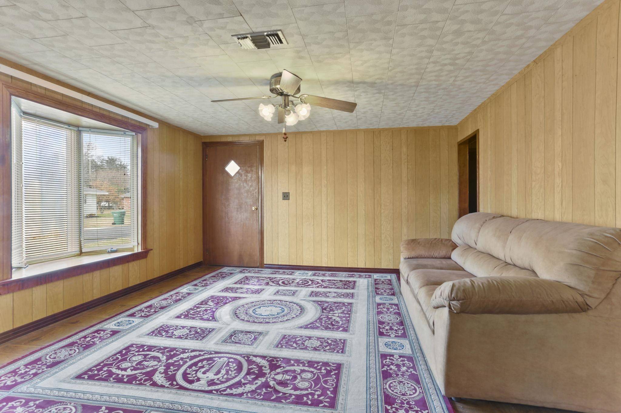 Vacherie, LA 70090,23111 Oak St