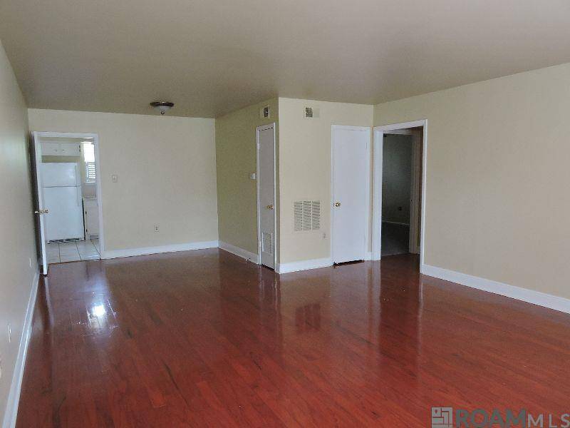 Baton Rouge, LA 70808,1755 College Dr ##121