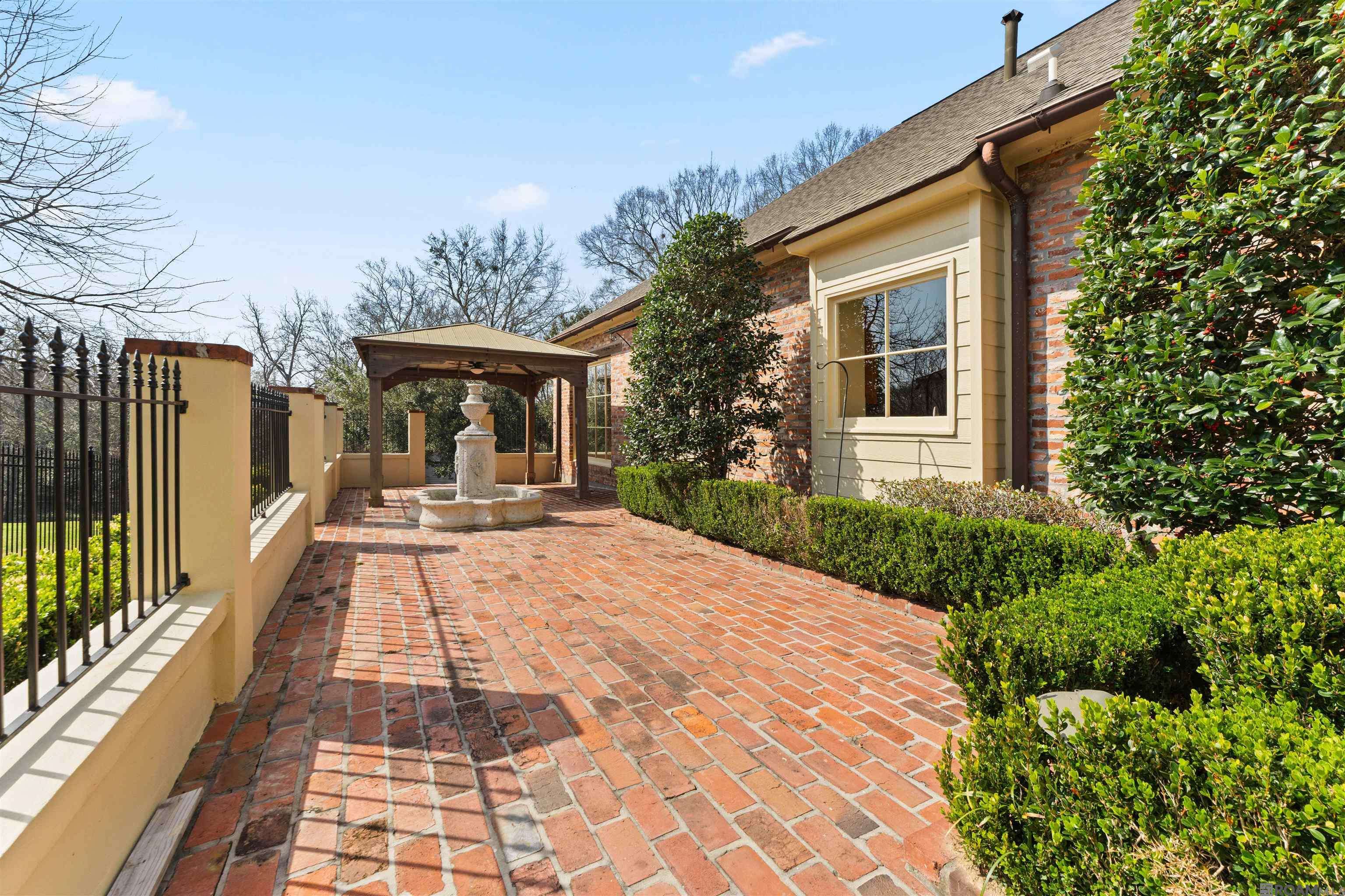 Baton Rouge, LA 70808,5806 Highland Rd