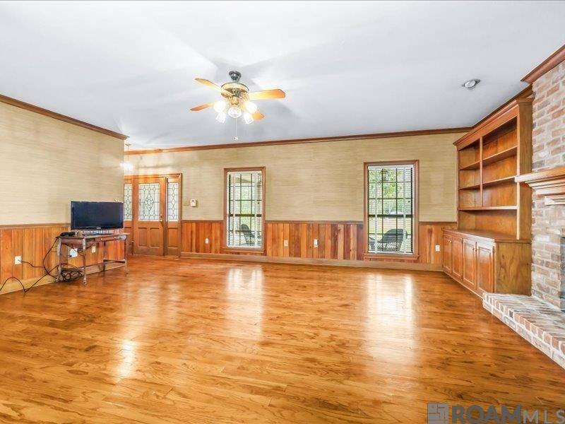 Saint George, LA 70817,5318 Woodlake Dr