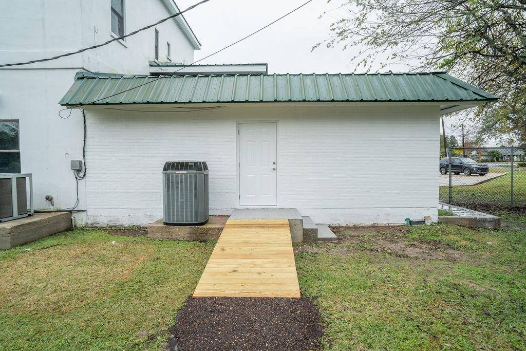 Thibodaux, LA 70301,807 Ridgefield Road ##B