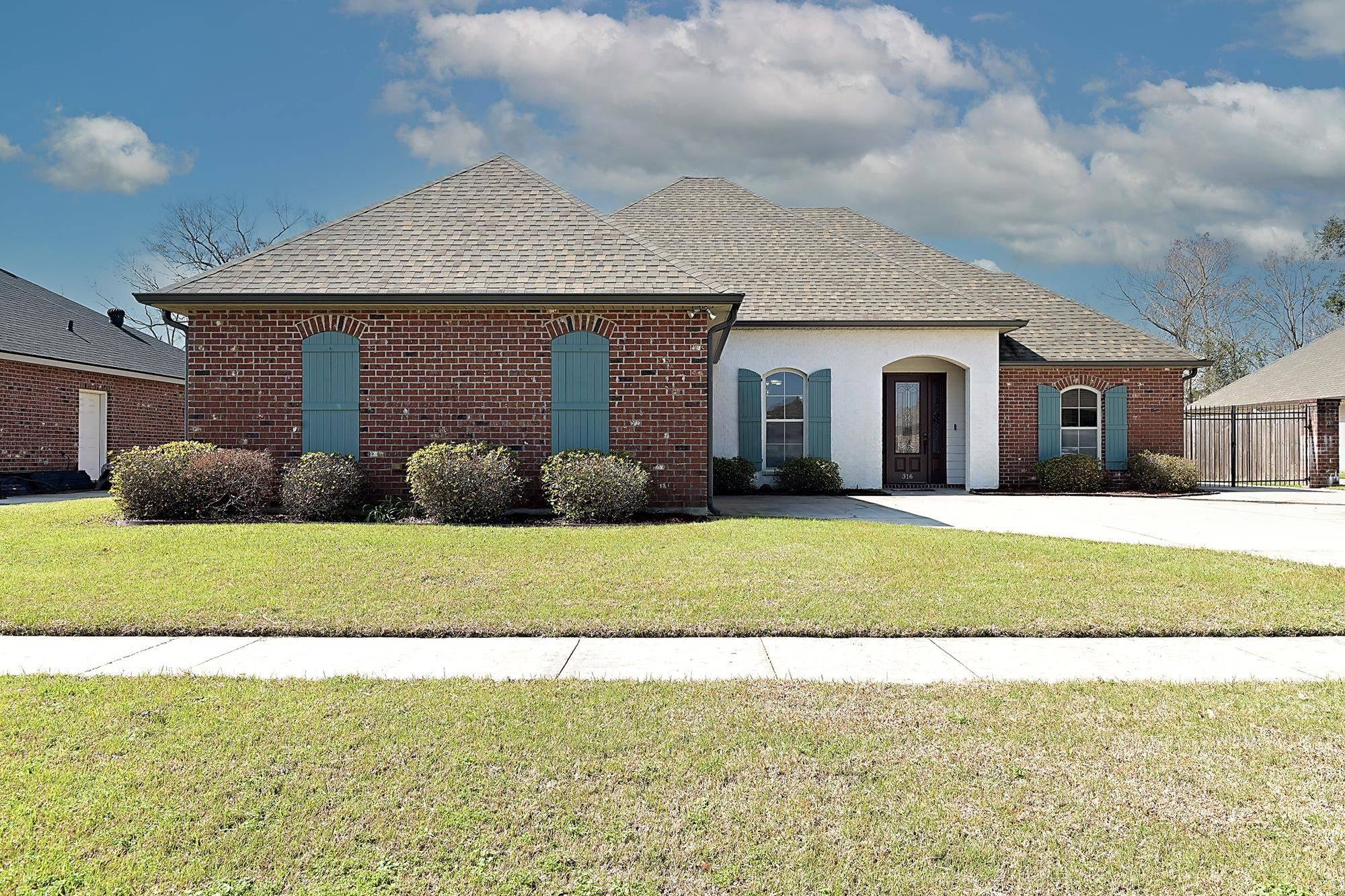 Houma, LA 70360,316 Brentwood Dr