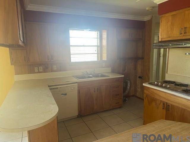 Baton Rouge, LA 70812,5833 Larchwood Dr