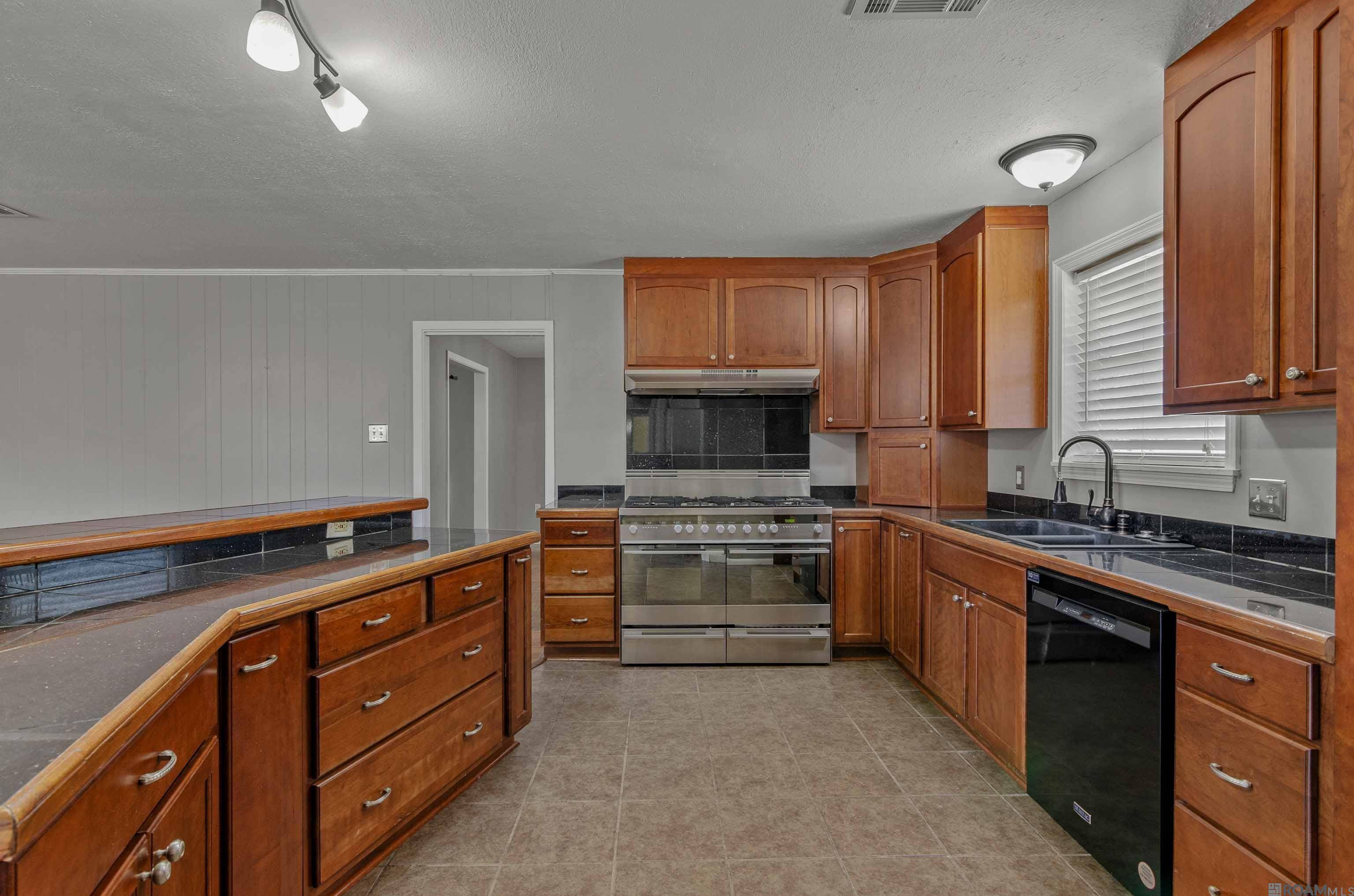Baton Rouge, LA 70806,8566 E Thurman Dr
