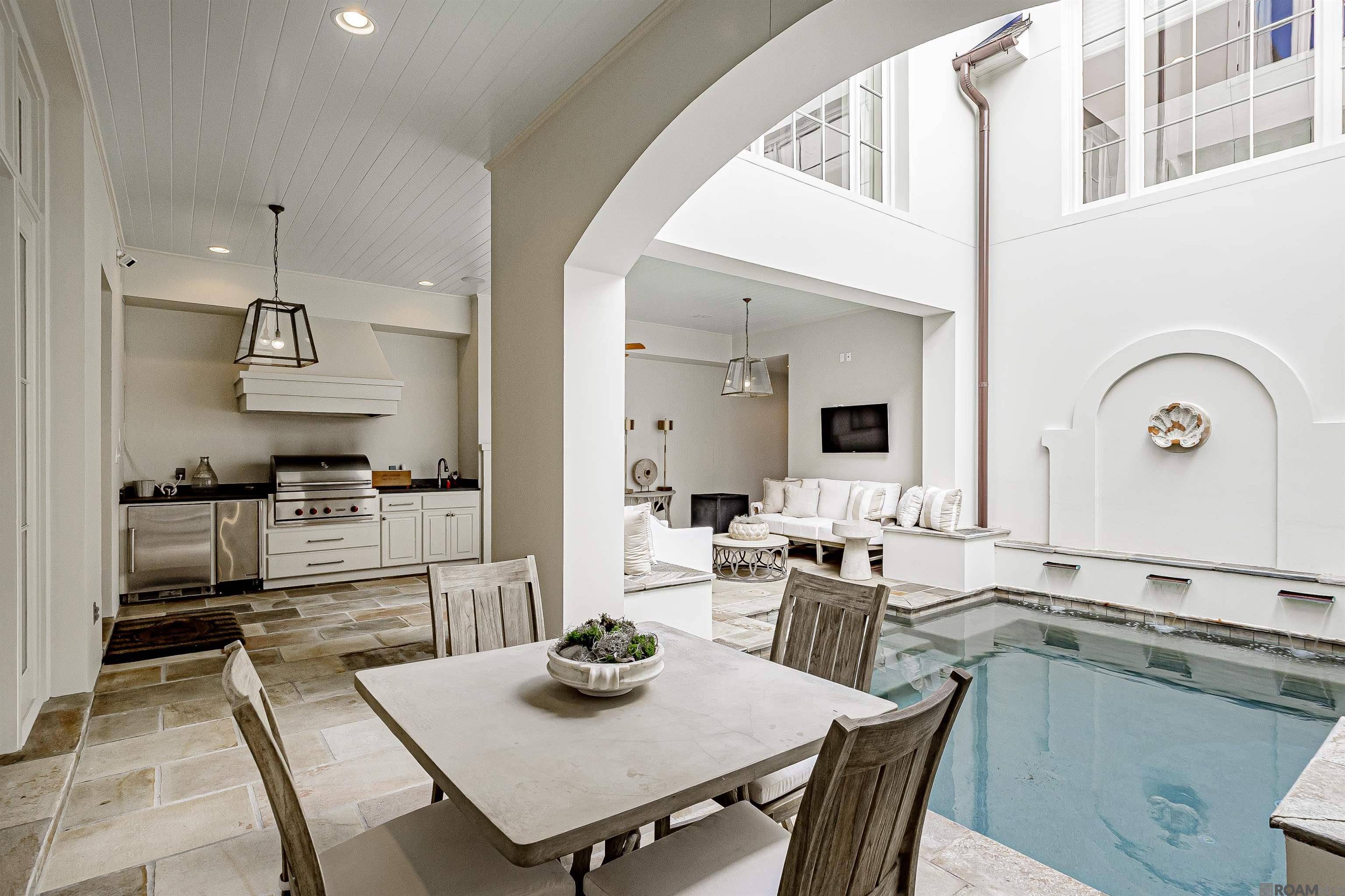 Baton Rouge, LA 70809,10 Country Club Place