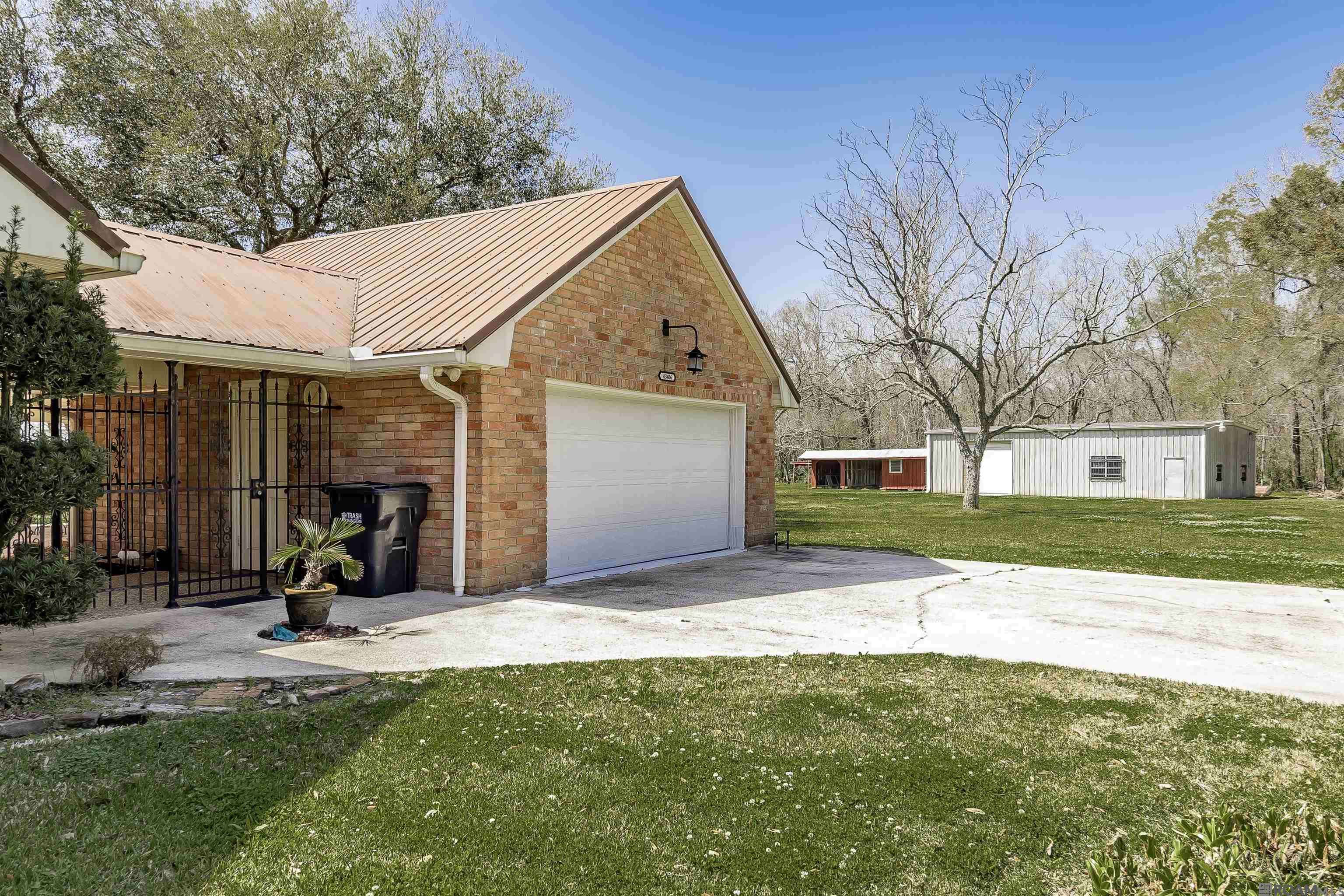 Sorrento, LA 70778,43406 Panama Rd