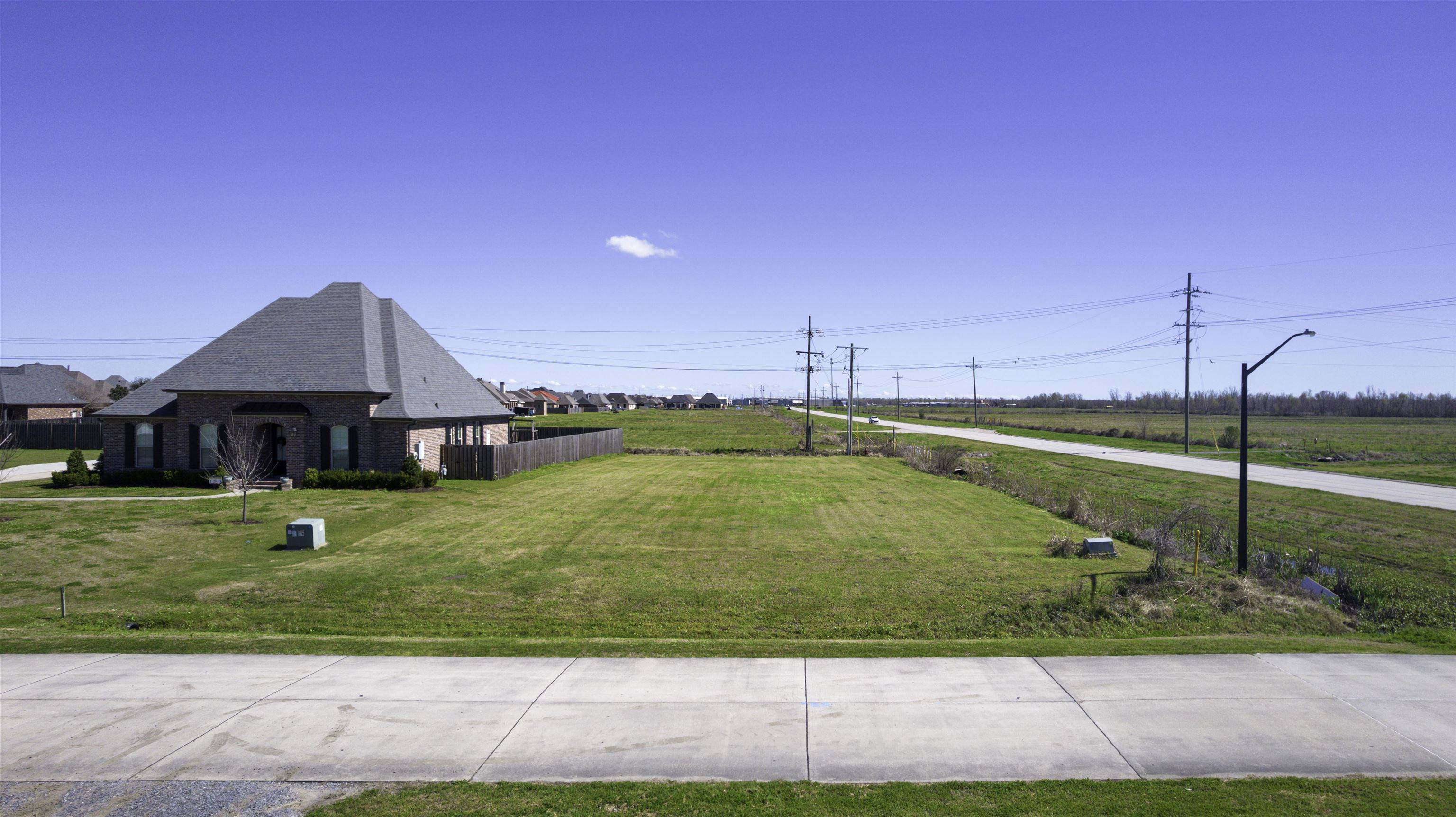 Houma, LA 70360,151 Nottingham Trail