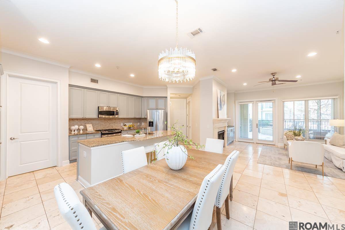 Baton Rouge, LA 70808,990 Stanford Ave ##208
