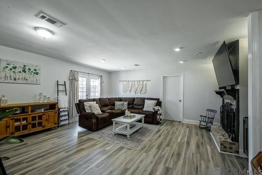 Gonzales, LA 70737,1004 S Shirley Ave