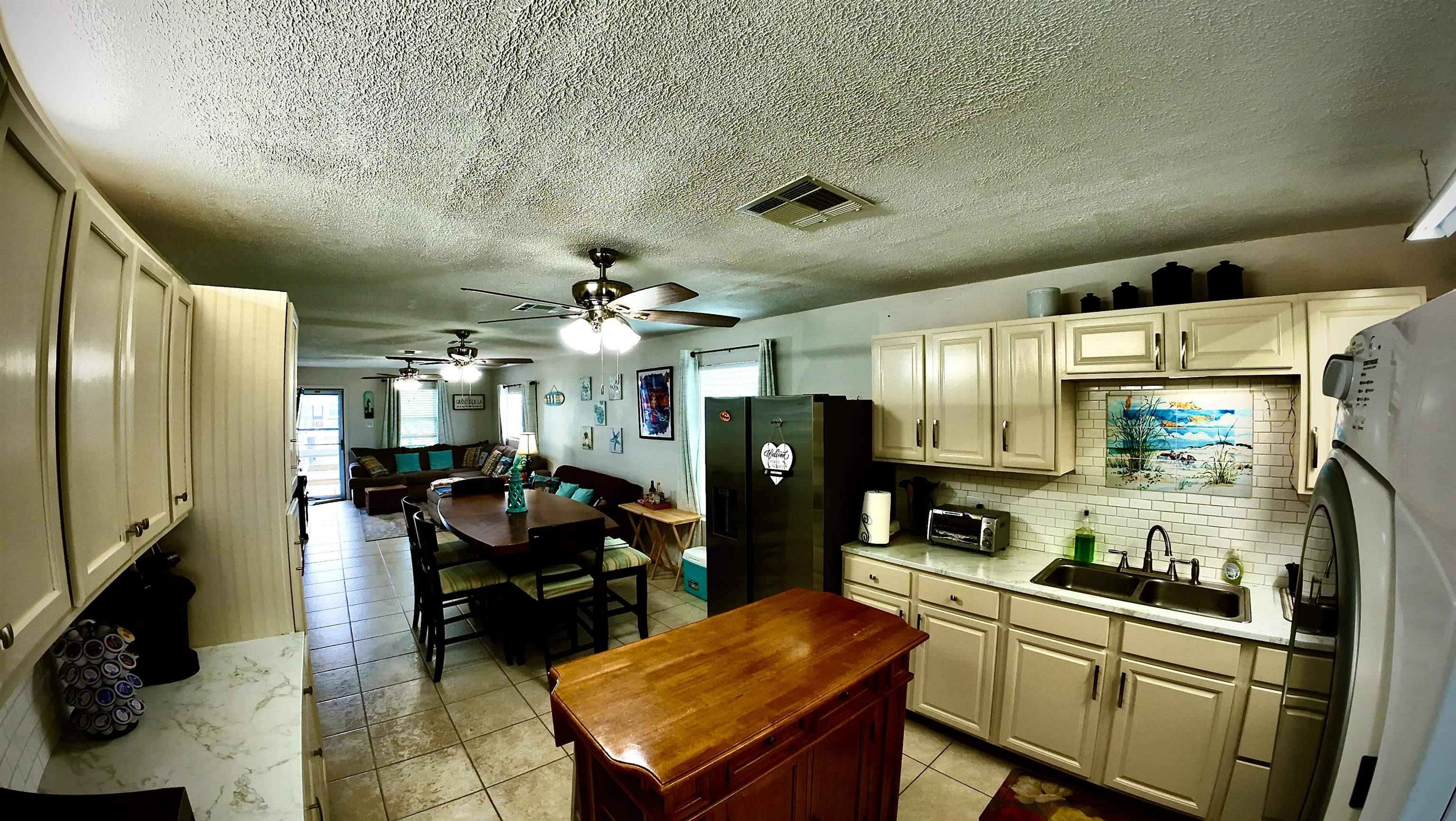 Grand Isle, LA 70358,117 Cedar Ln