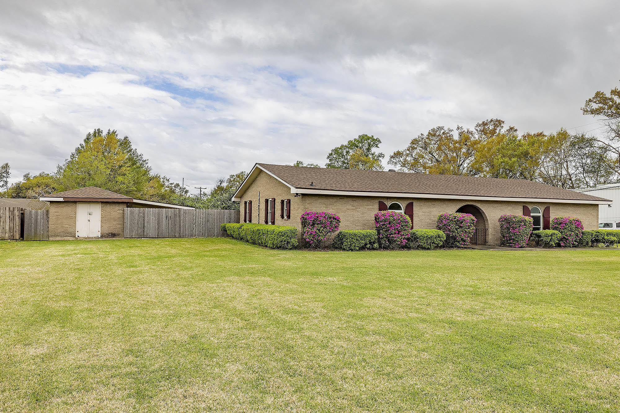 Houma, LA 70363,9202 Main St