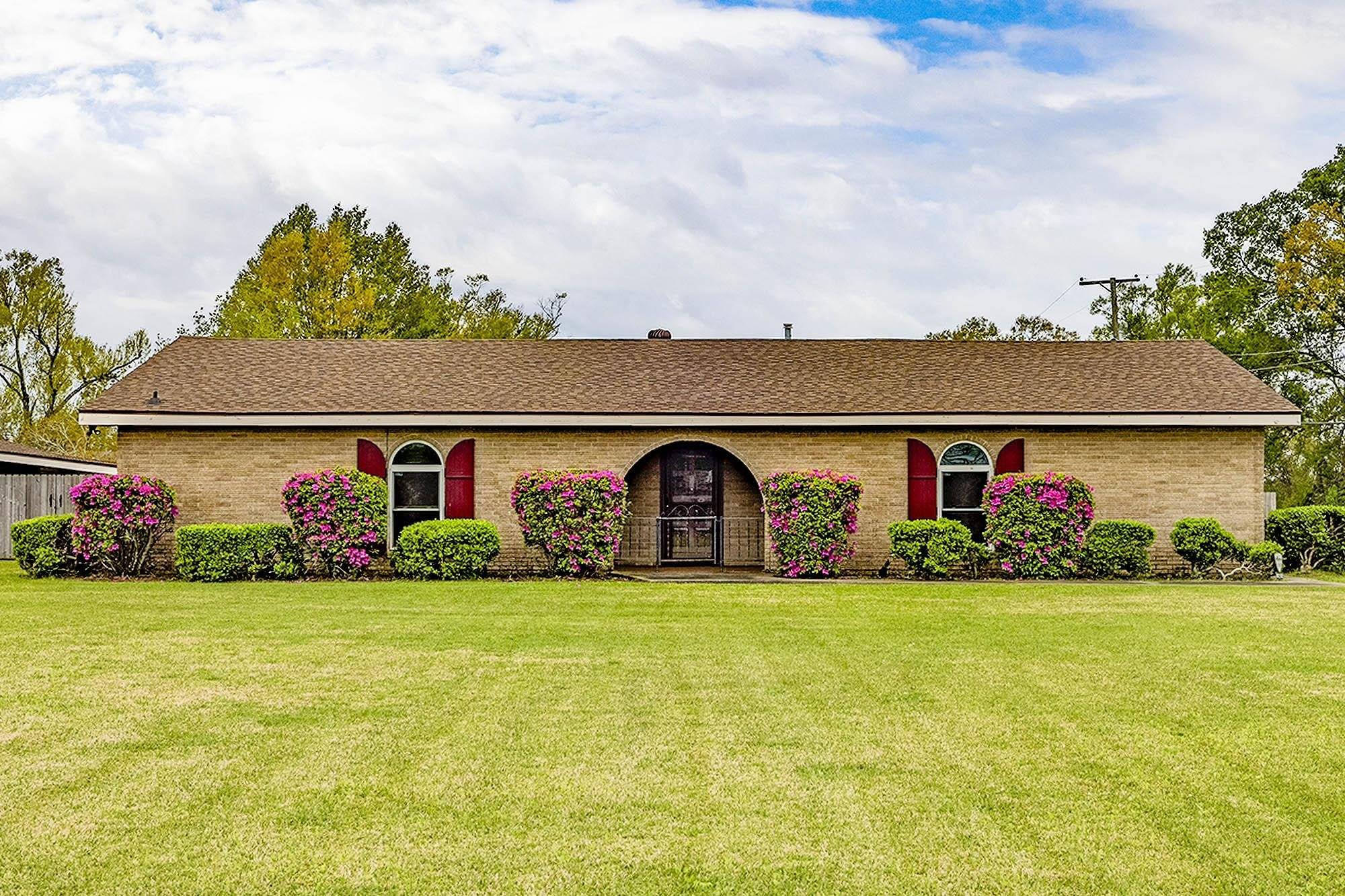 Houma, LA 70363,9202 Main St