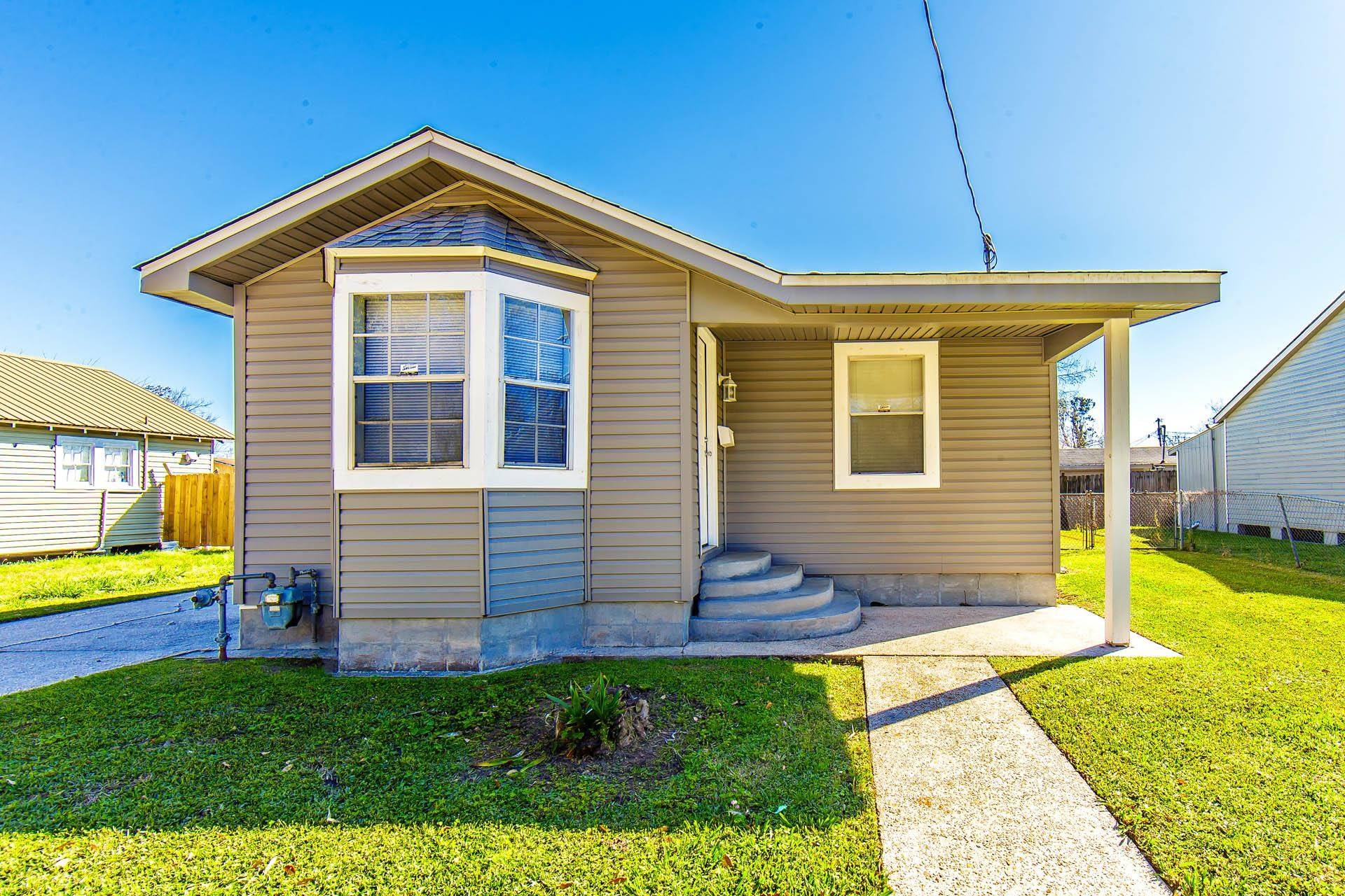 Houma, LA 70363,1304 Sylvia St