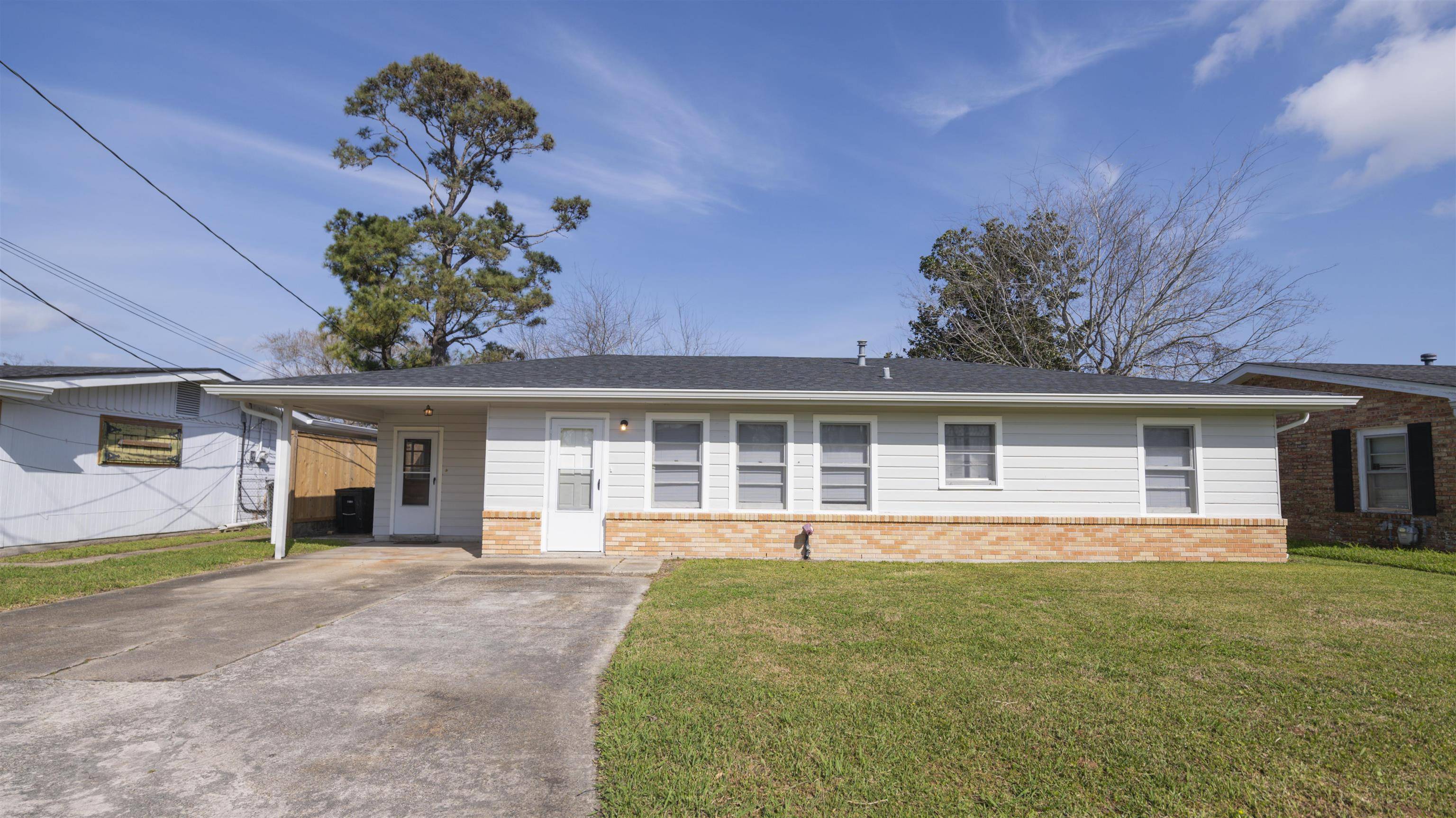 Houma, LA 70360,414 Jean St