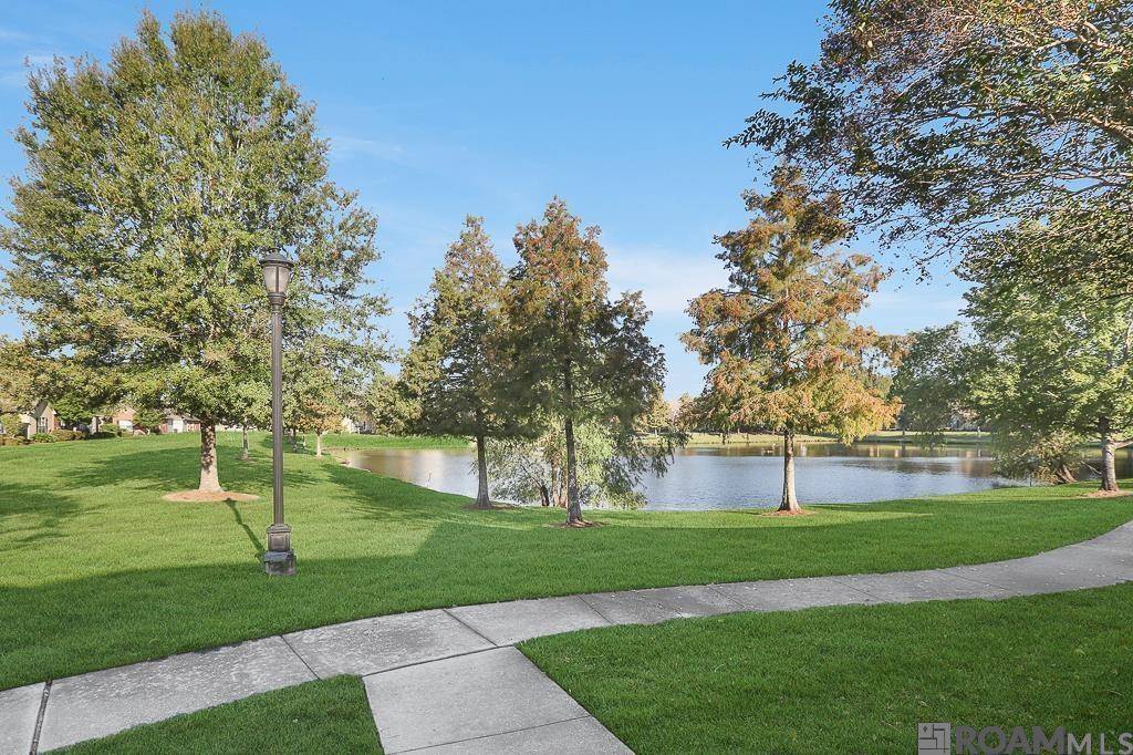 Baton Rouge, LA 70810,809 Summer Breeze Dr ##307