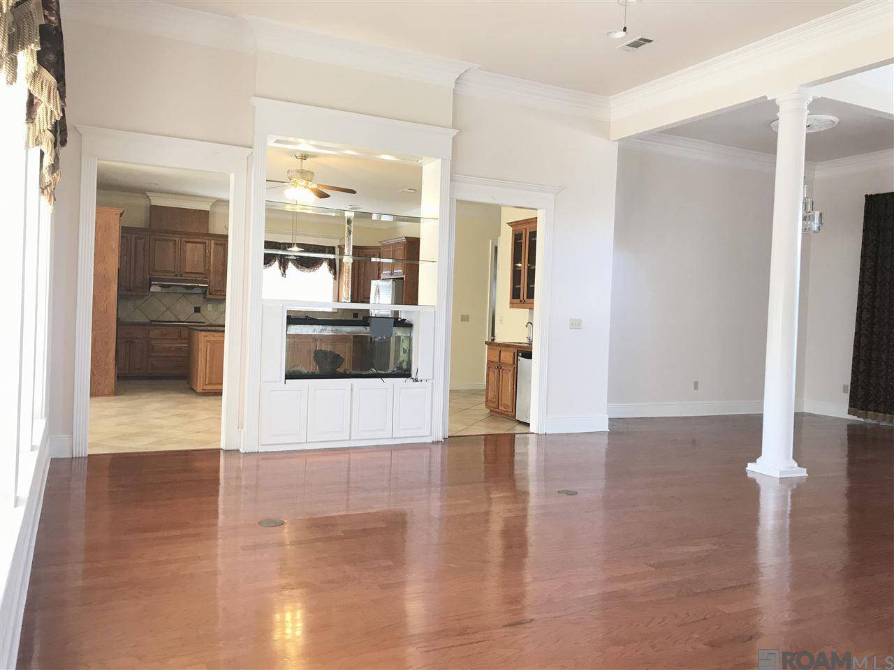 Baton Rouge, LA 70810,1424 Campden Dr