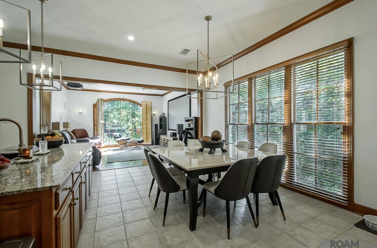 Saint George, LA 70810,18022 Club View Dr