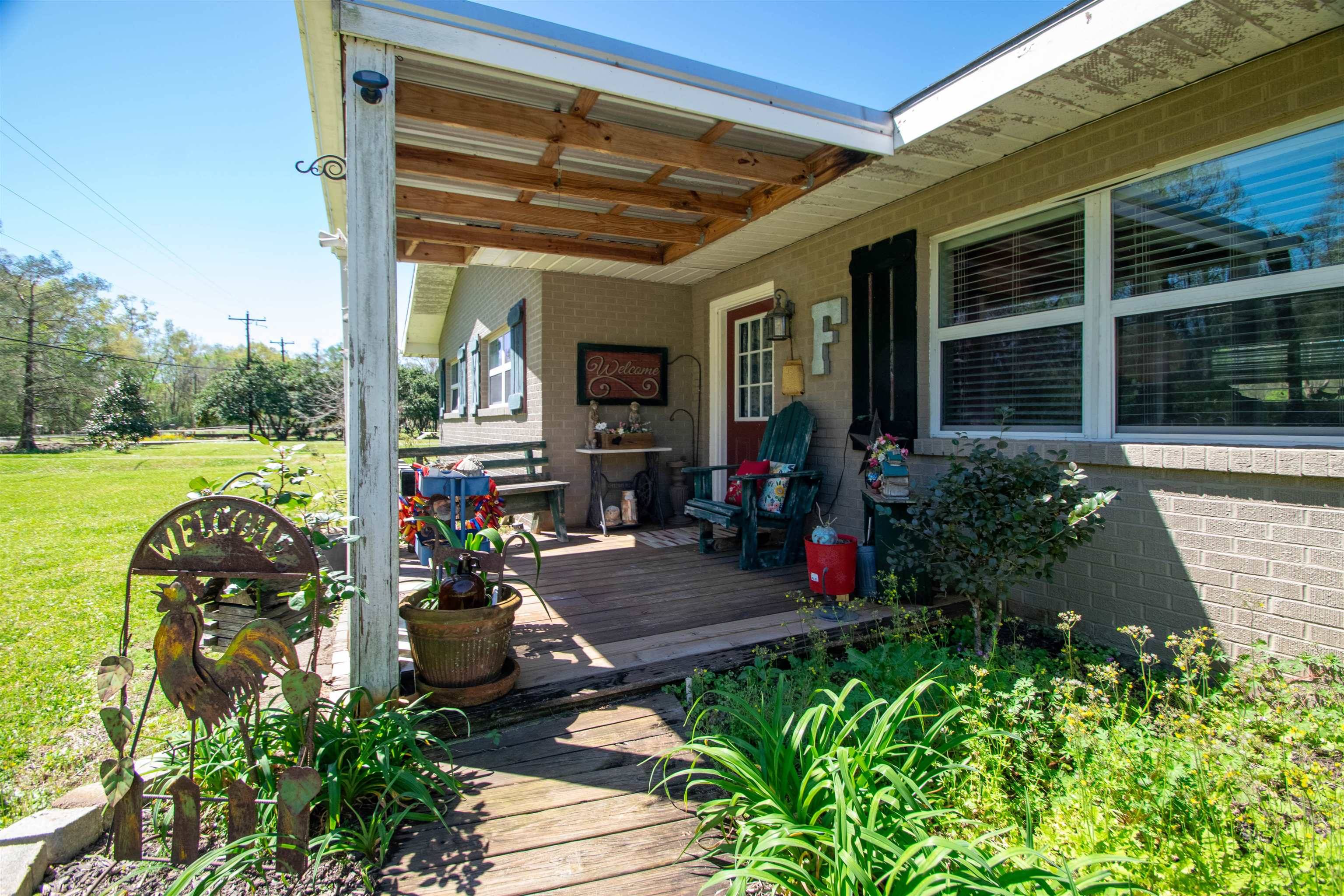 Gibson, LA 70356,502 Deadwood Road