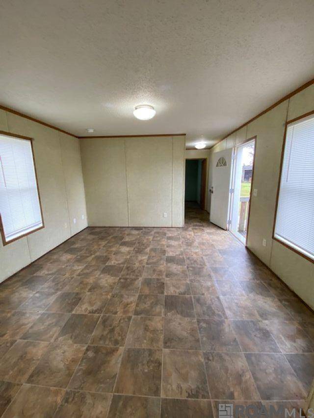 Holden, LA 70744,27240 Long Court