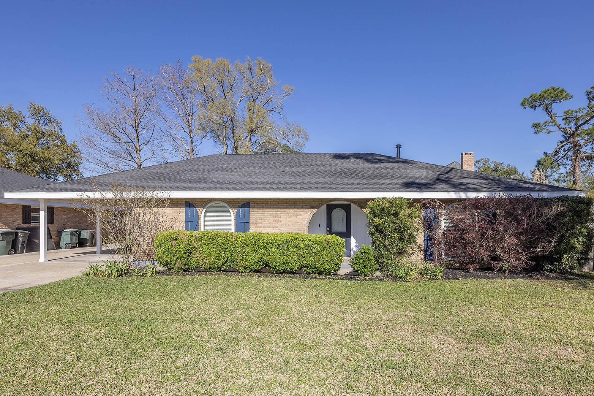 Houma, LA 70360,1615 St Charles St