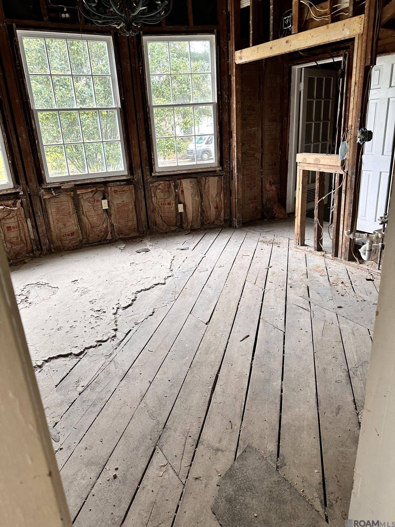 New Orleans, LA 70124,5672 Rosemary Place