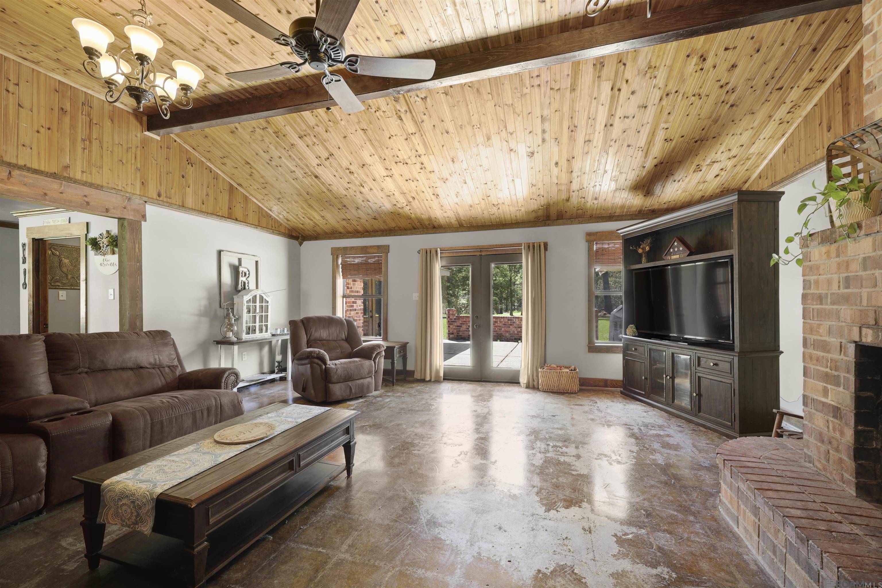 Holden, LA 70744,30640 Pete Smith Rd
