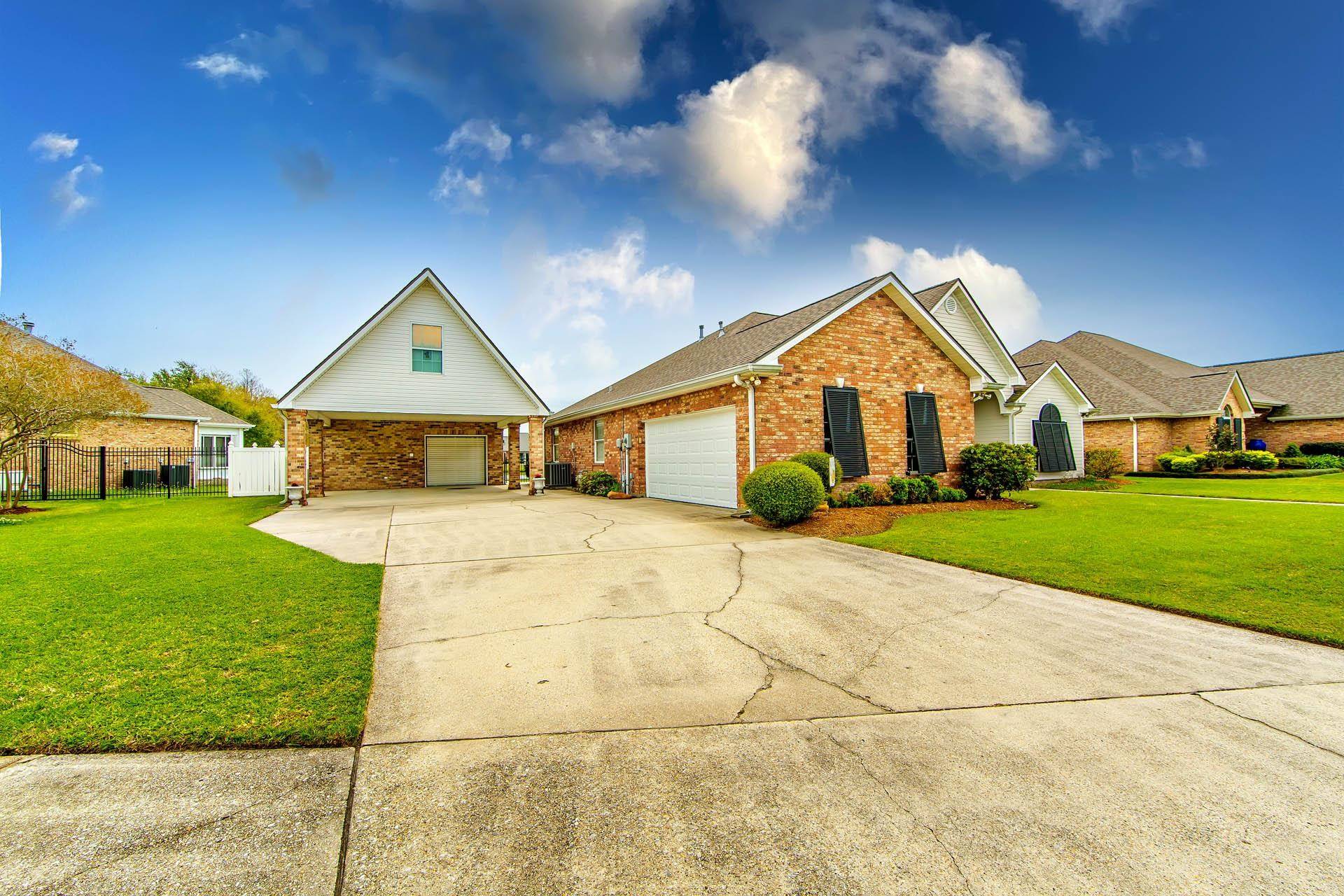 Houma, LA 70360,146 Meandering Way