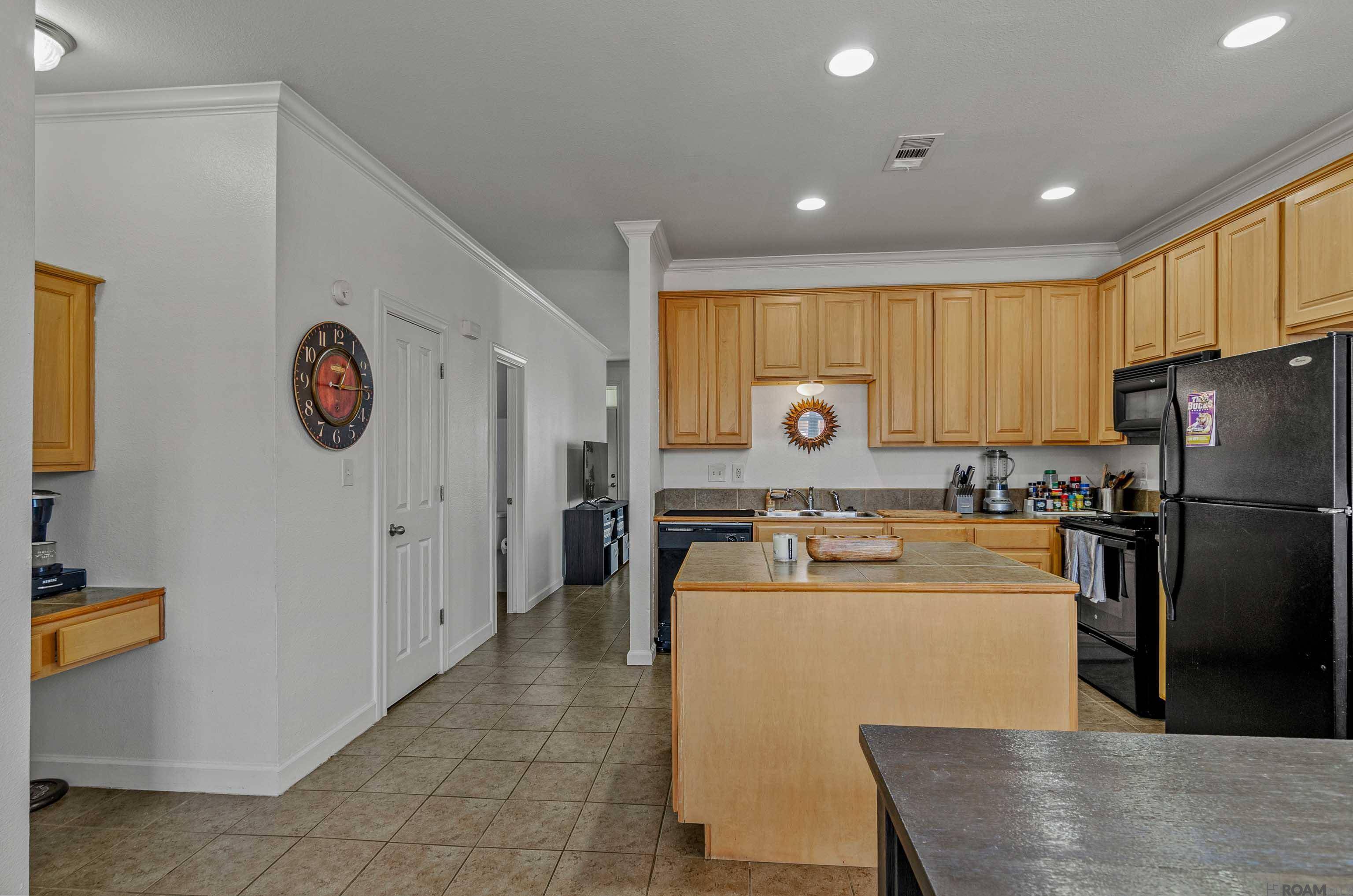 Baton Rouge, LA 70820,4000 Lake Beau Pre ##92