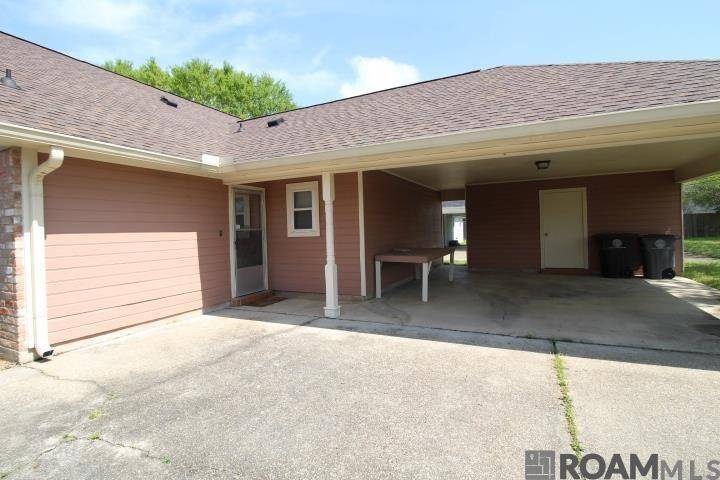 Saint George, LA 70817,17672 Nine Oaks Ave