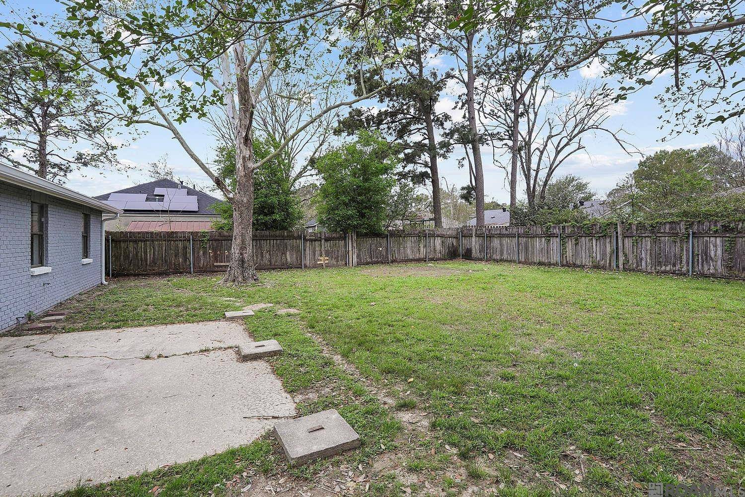 Baton Rouge, LA 70810,1215 Woodhue Dr