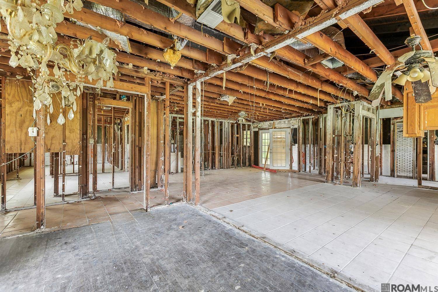 Baton Rouge, LA 70814,3783 Lone Oak Dr