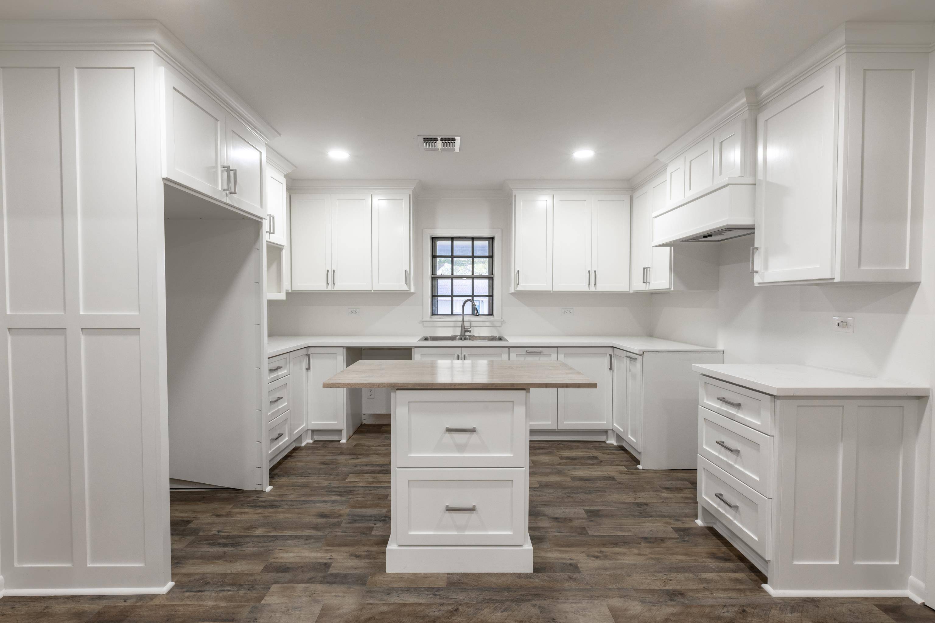 Thibodaux, LA 70301,330 Camellia Dr
