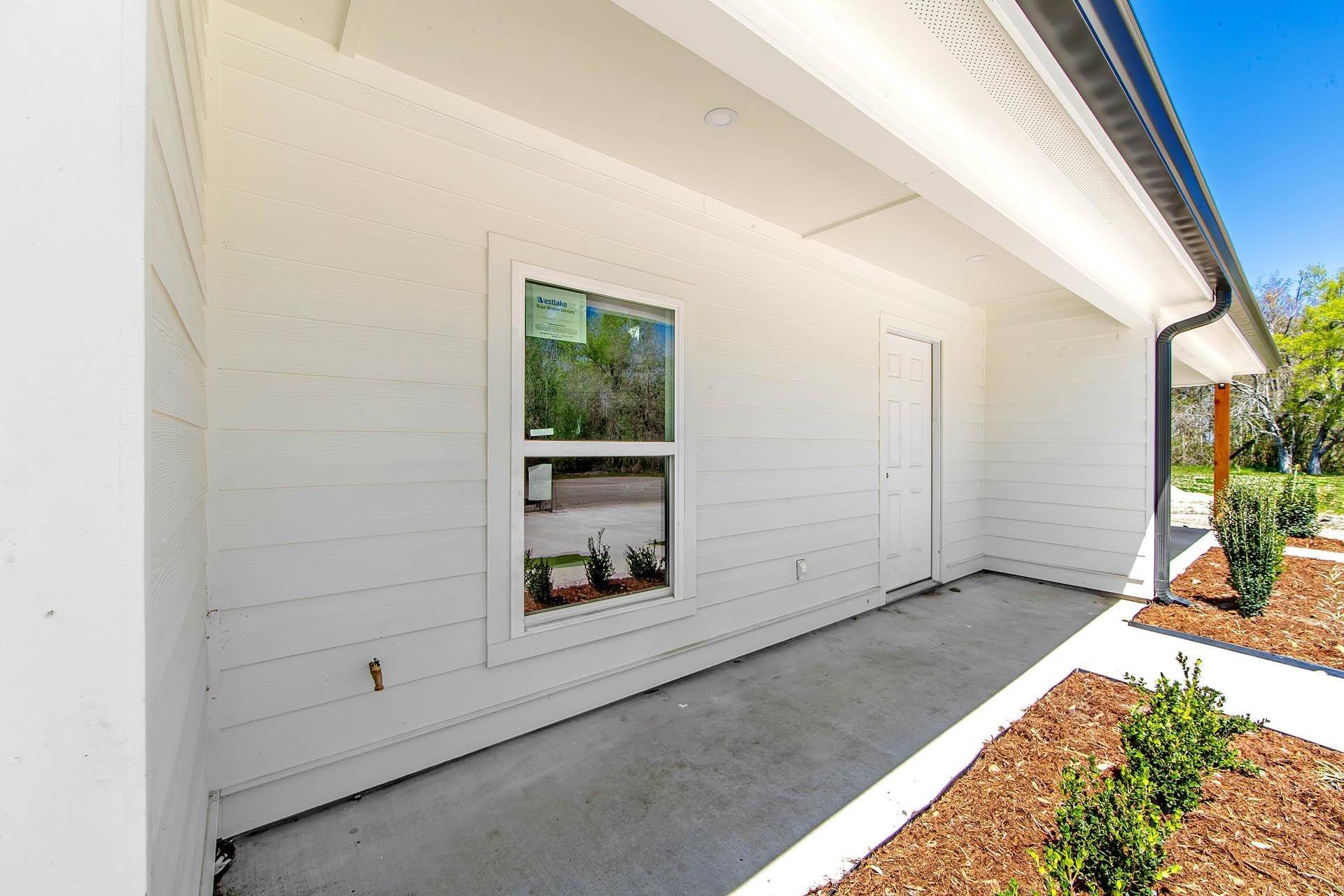 Thibodaux, LA 70301,1300 Lafourche Drive ##103