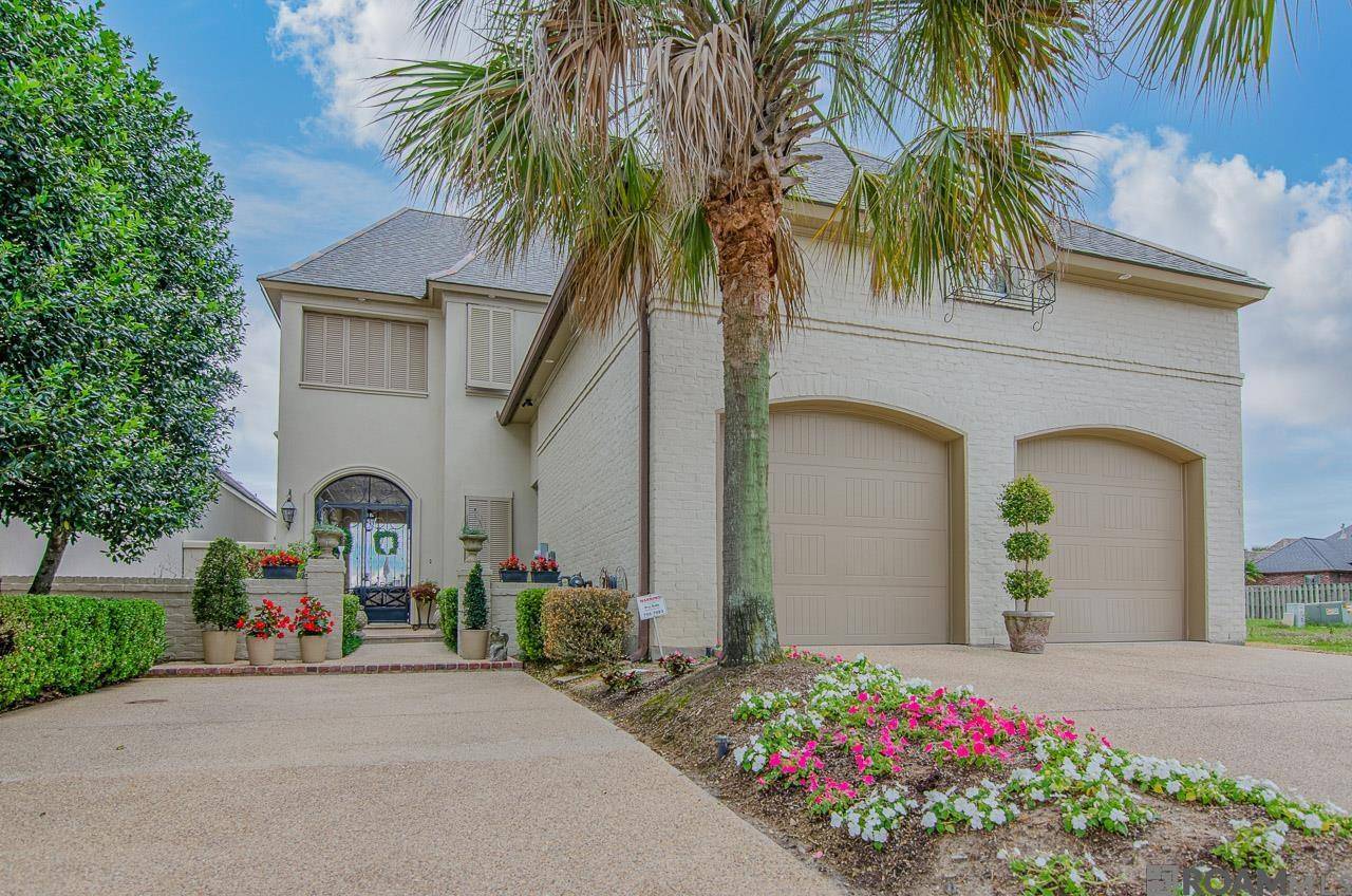 Saint George, LA 70809,19830 Southern Hills Ave