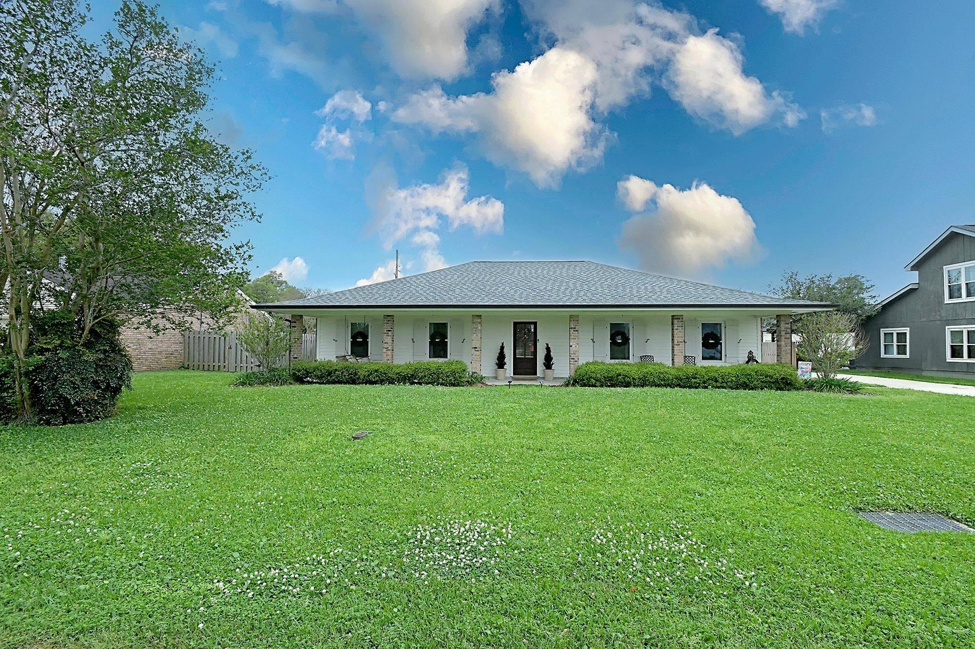 Thibodaux, LA 70301,108 East Windsor