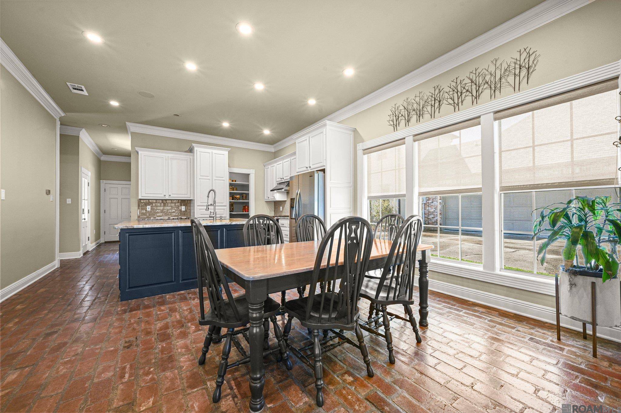 Saint George, LA 70809,19457 Point O' Woods Ct