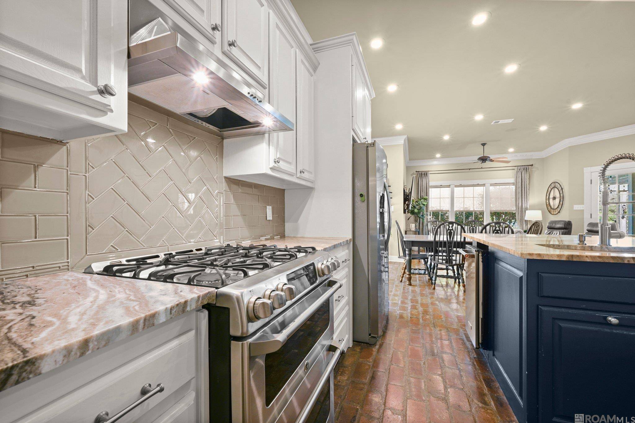 Saint George, LA 70809,19457 Point O' Woods Ct