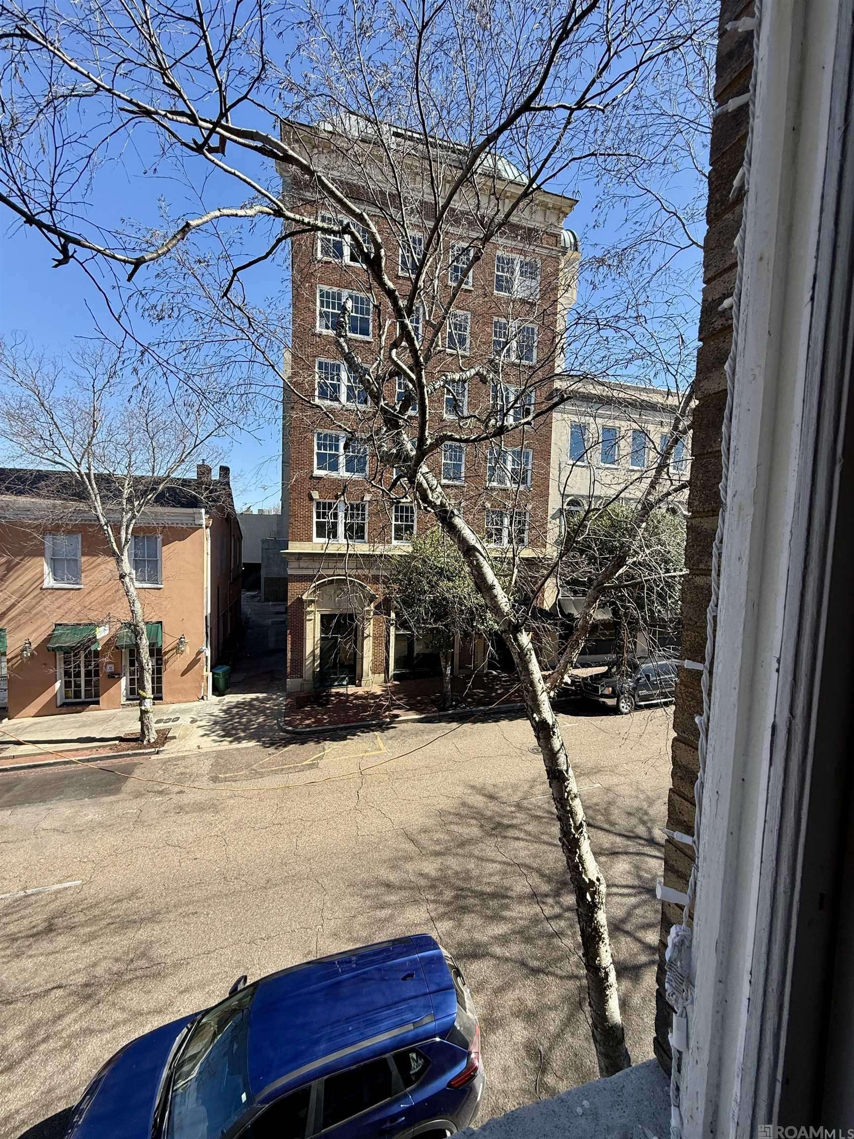 Natchez, MS 39120,326-328 Main St