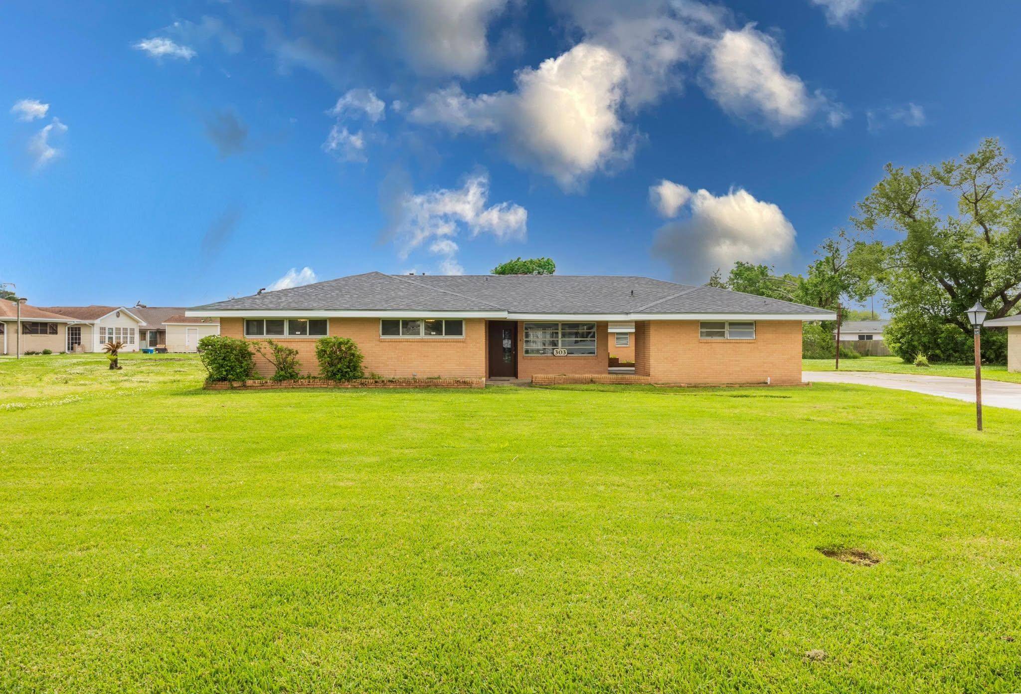Houma, LA 70363,303 Hialeah Avenue