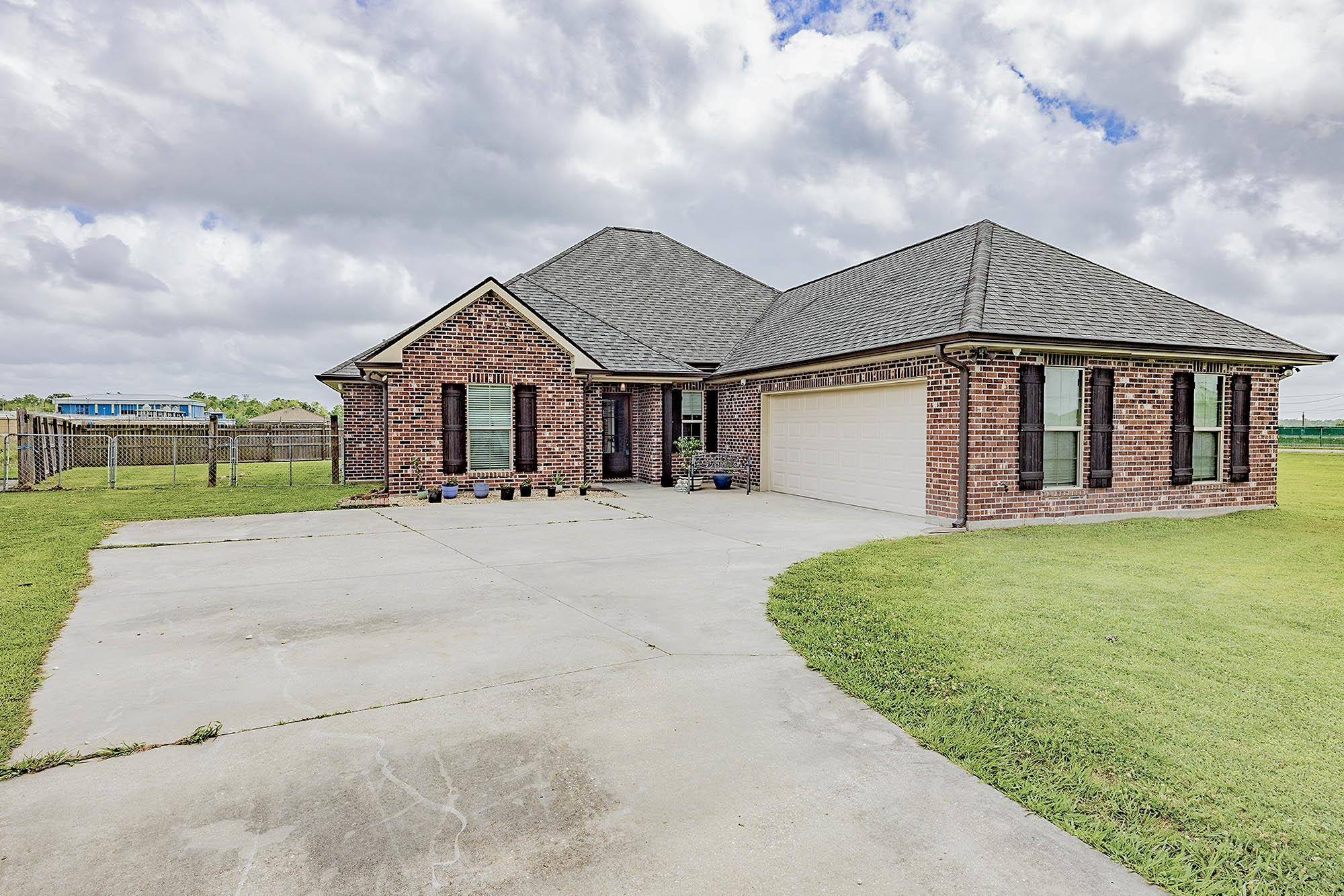 Schriever, LA 70395,161 Rue Stephen Michael