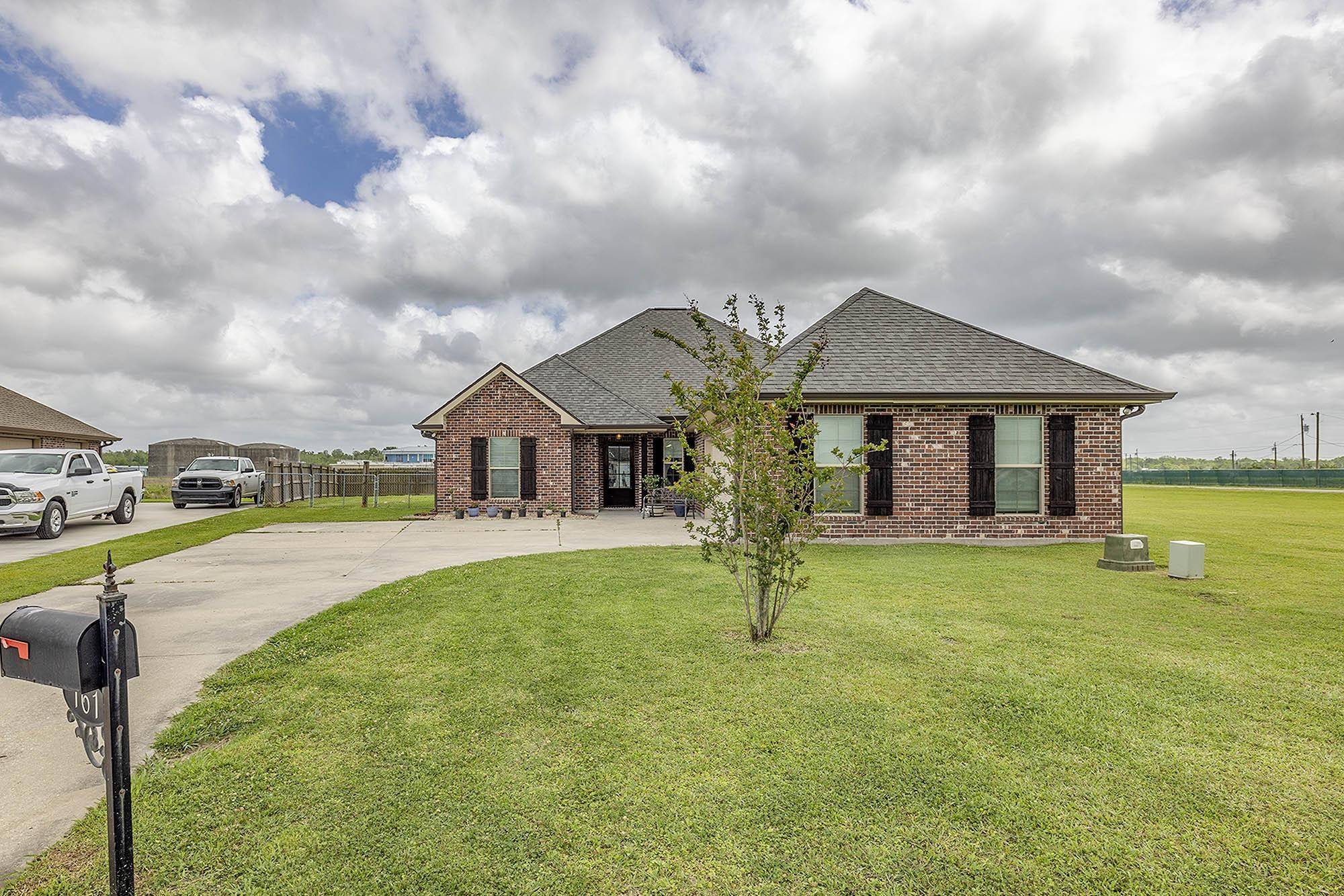 Schriever, LA 70395,161 Rue Stephen Michael