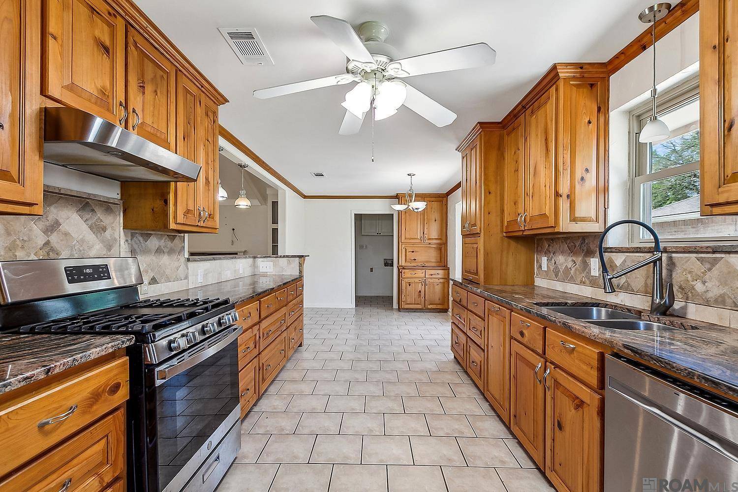 Baton Rouge, LA 70816,2314 Bernwood Dr